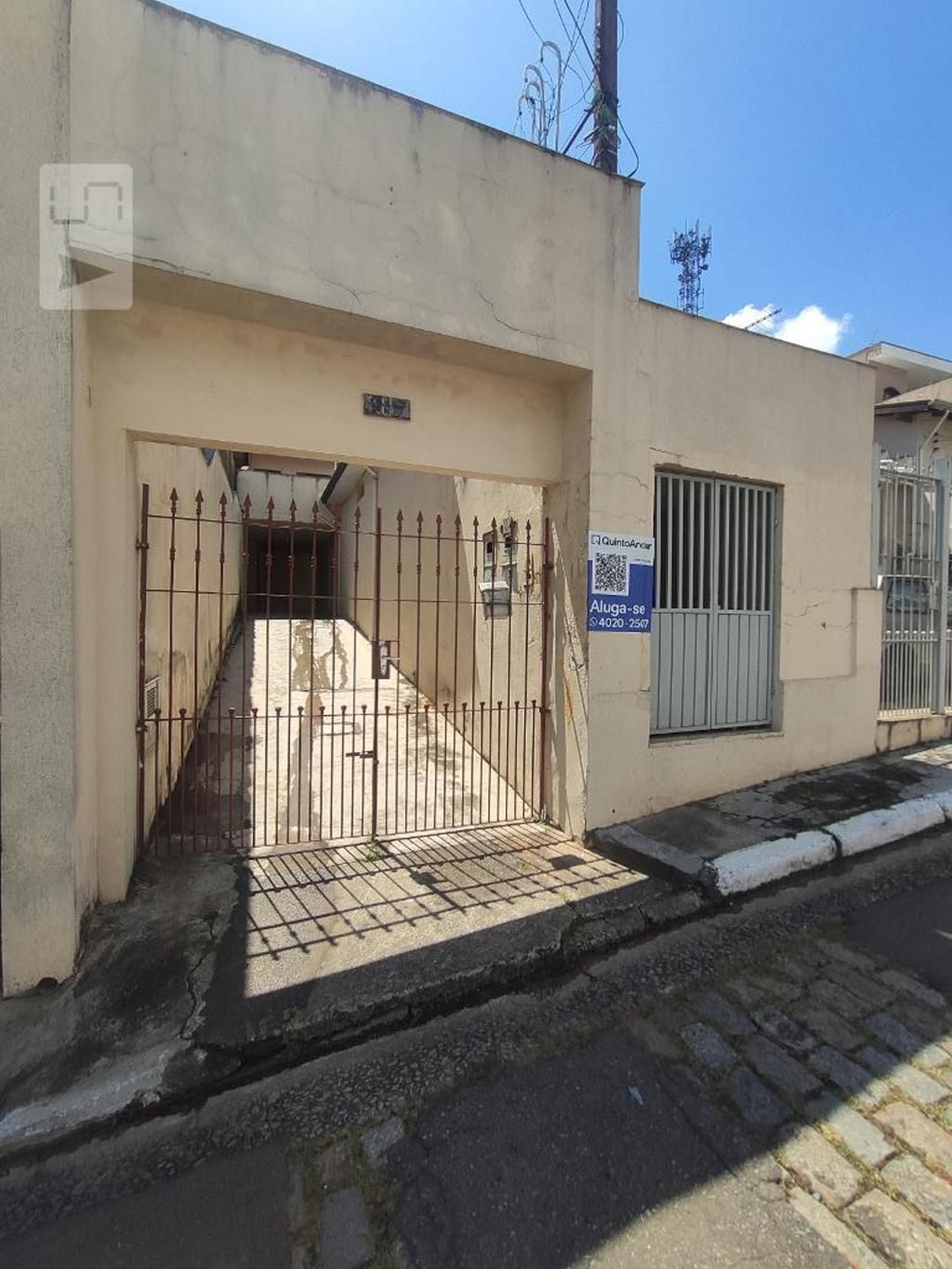 Fachada Condomínio em Rua Professor Martim Damy, 187