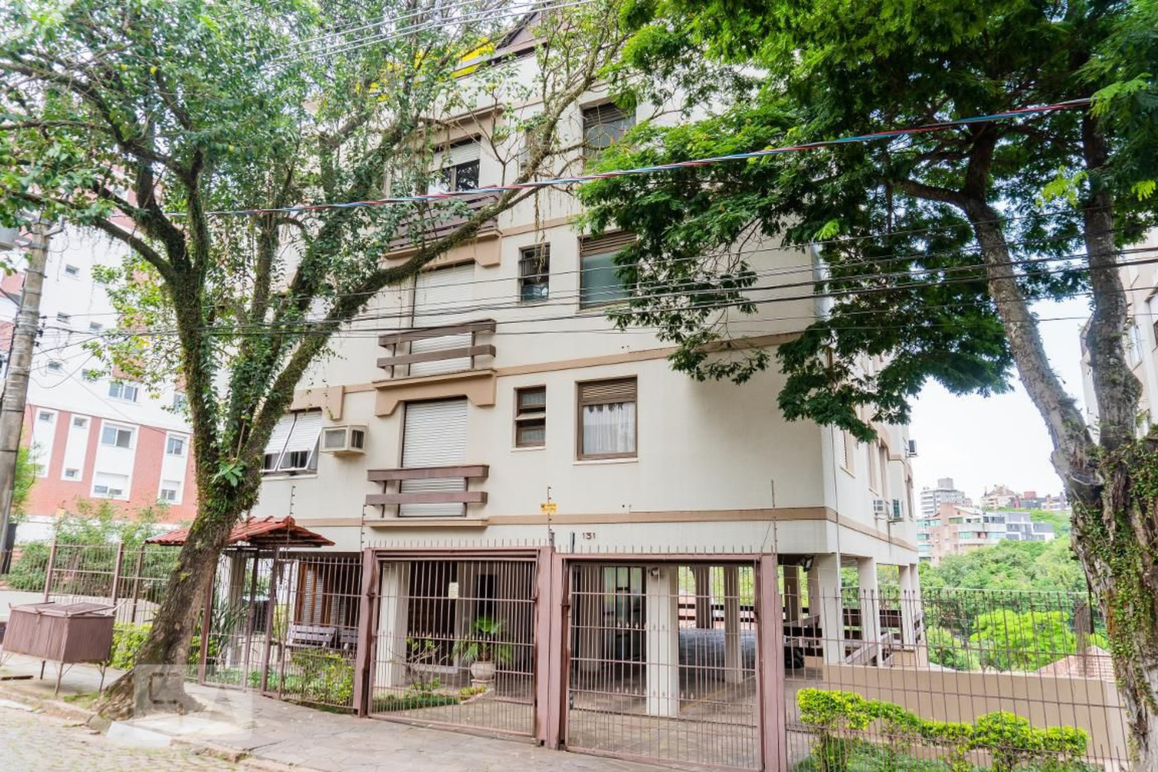 Fachada do Condomínio Condomínio Portal Verde