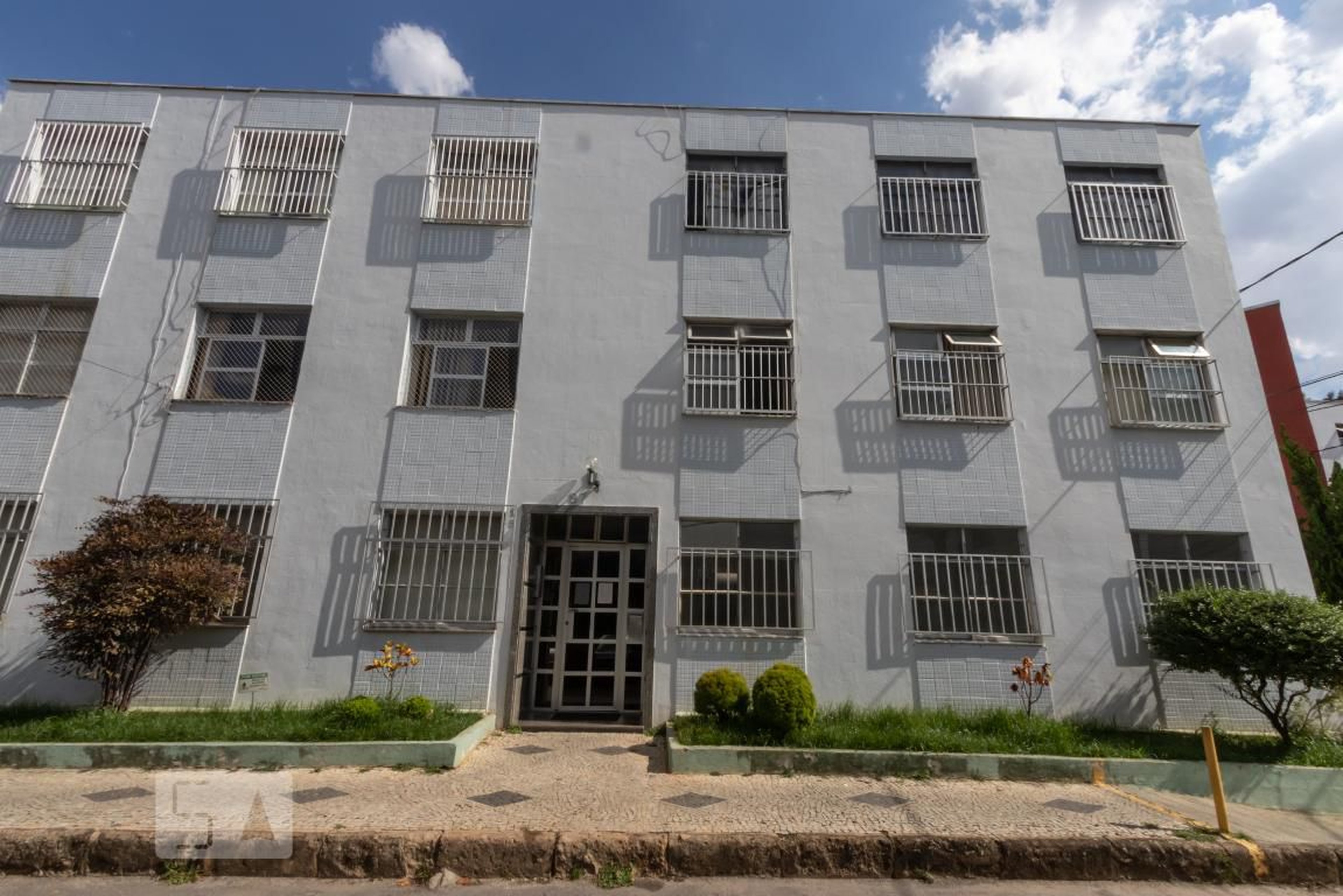 Fachada Condomínio em Rua Wilson Mendes, 15