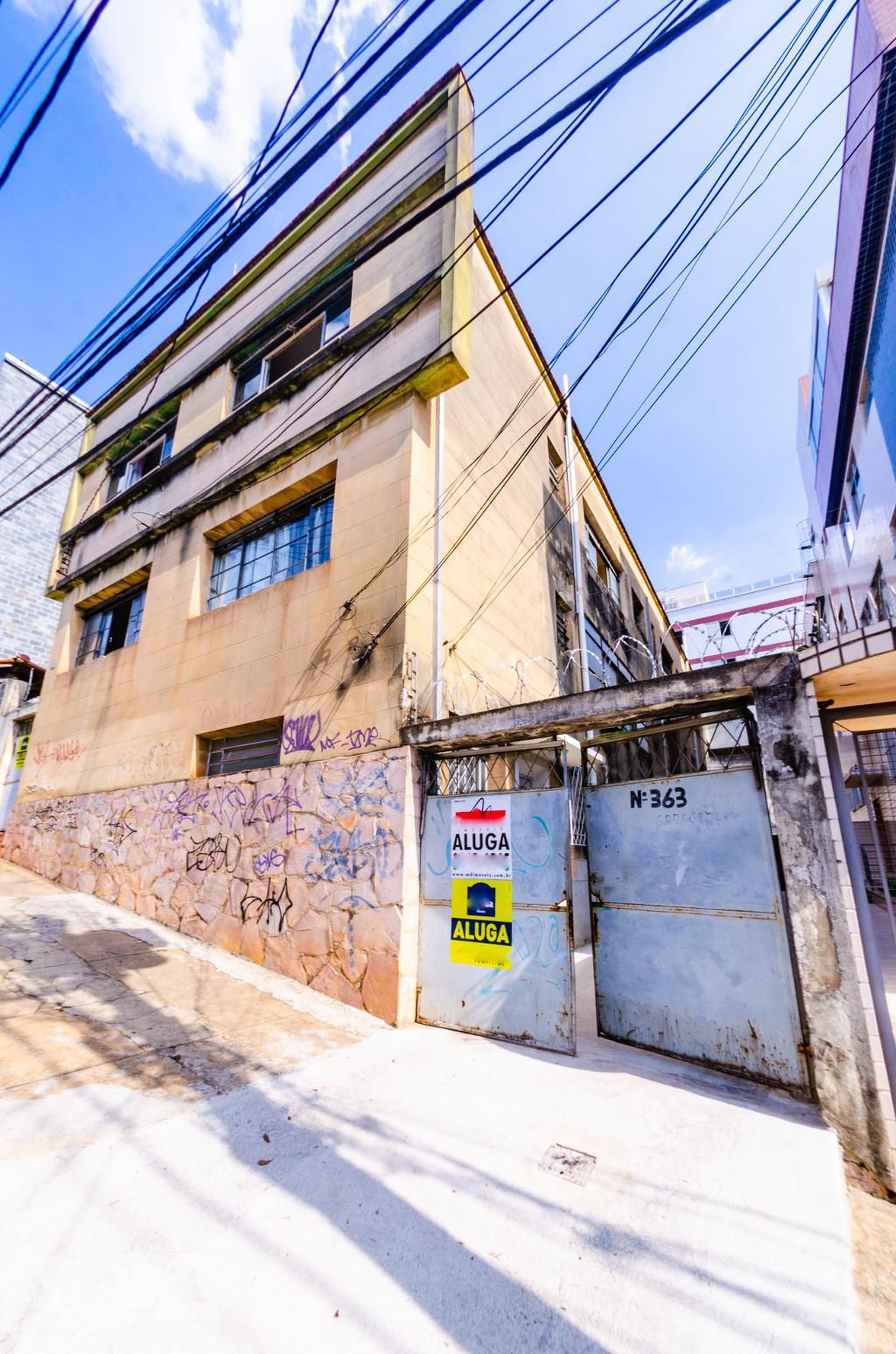 Fachada Condomínio em Rua Monte Branco, 363