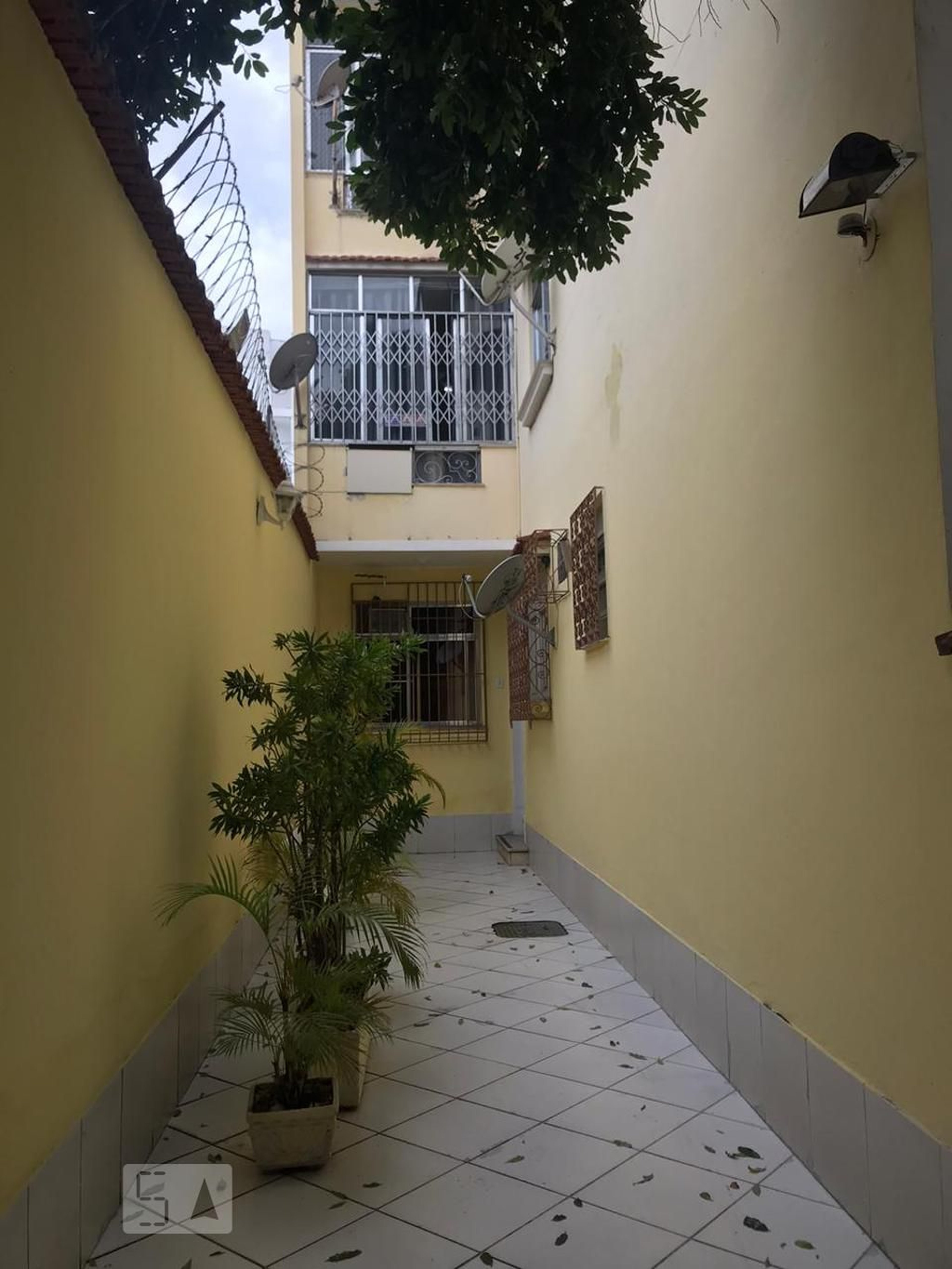 Fachada Condomínio em Rua Gonzaga Bastos, 258