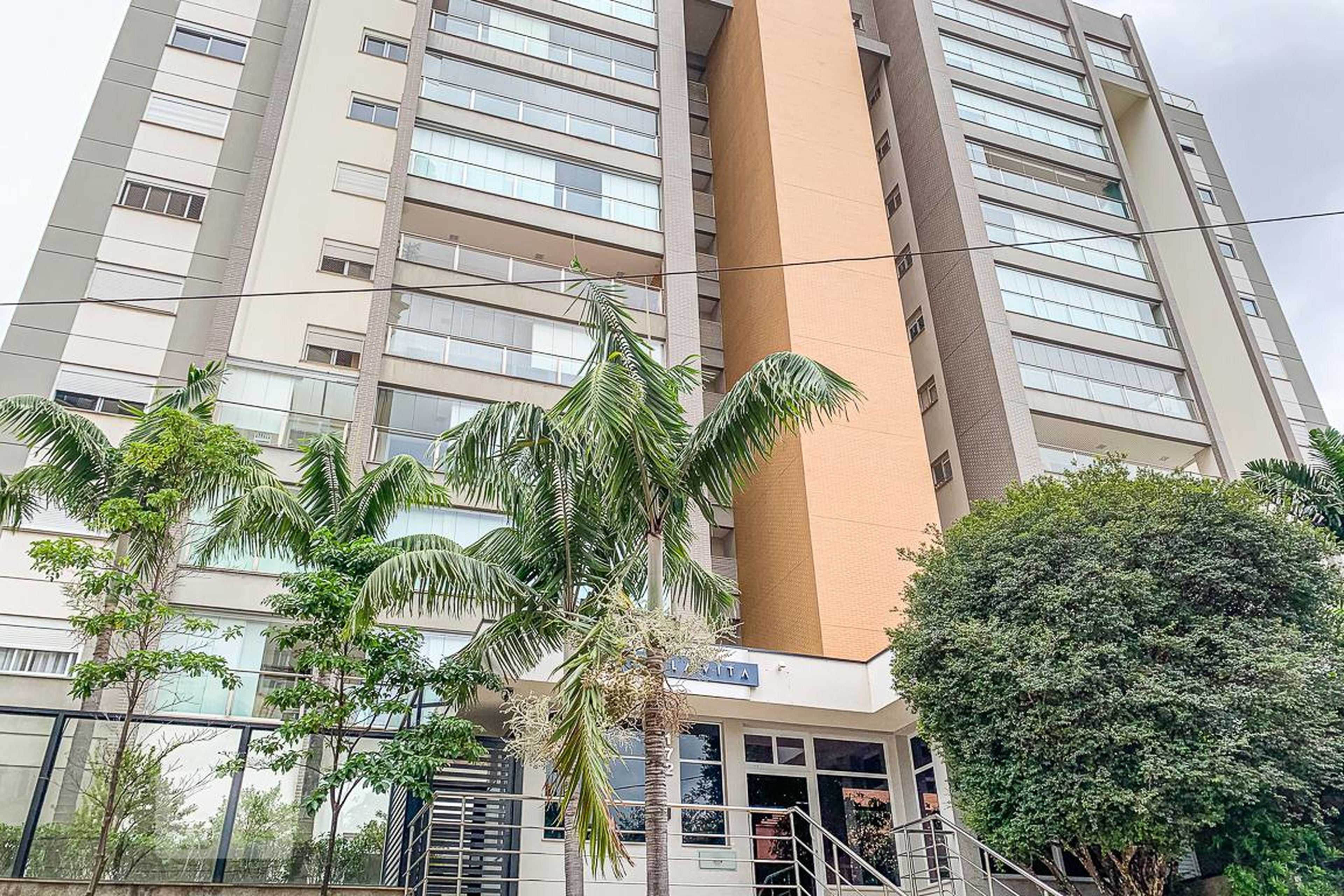 Fachada Condomínio em Rua Ataliba Camargo Andrade, 172