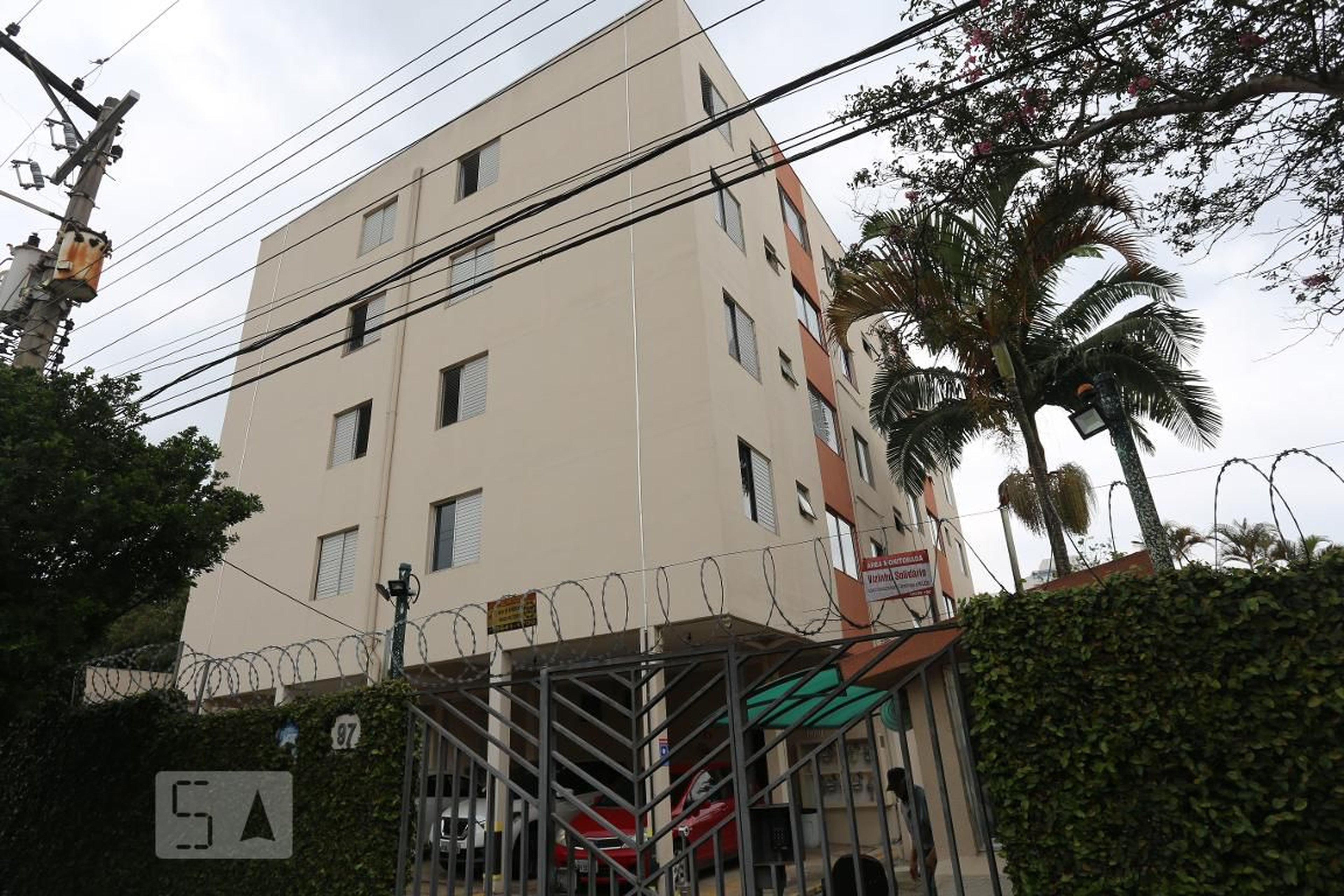 Fachada do Condomínio Condomínio Adritiaco