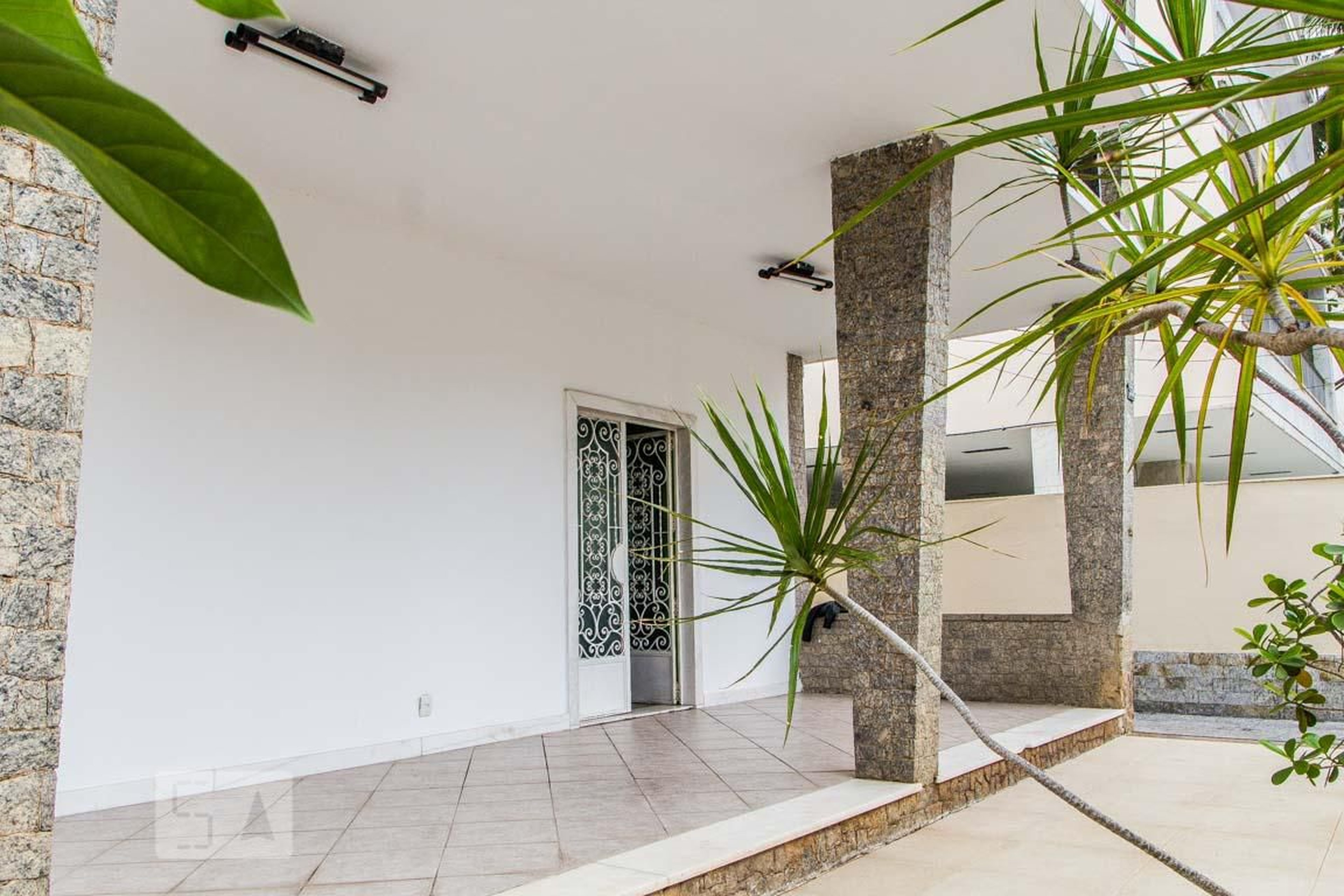 Fachada Condomínio em Rua Uçá, 550