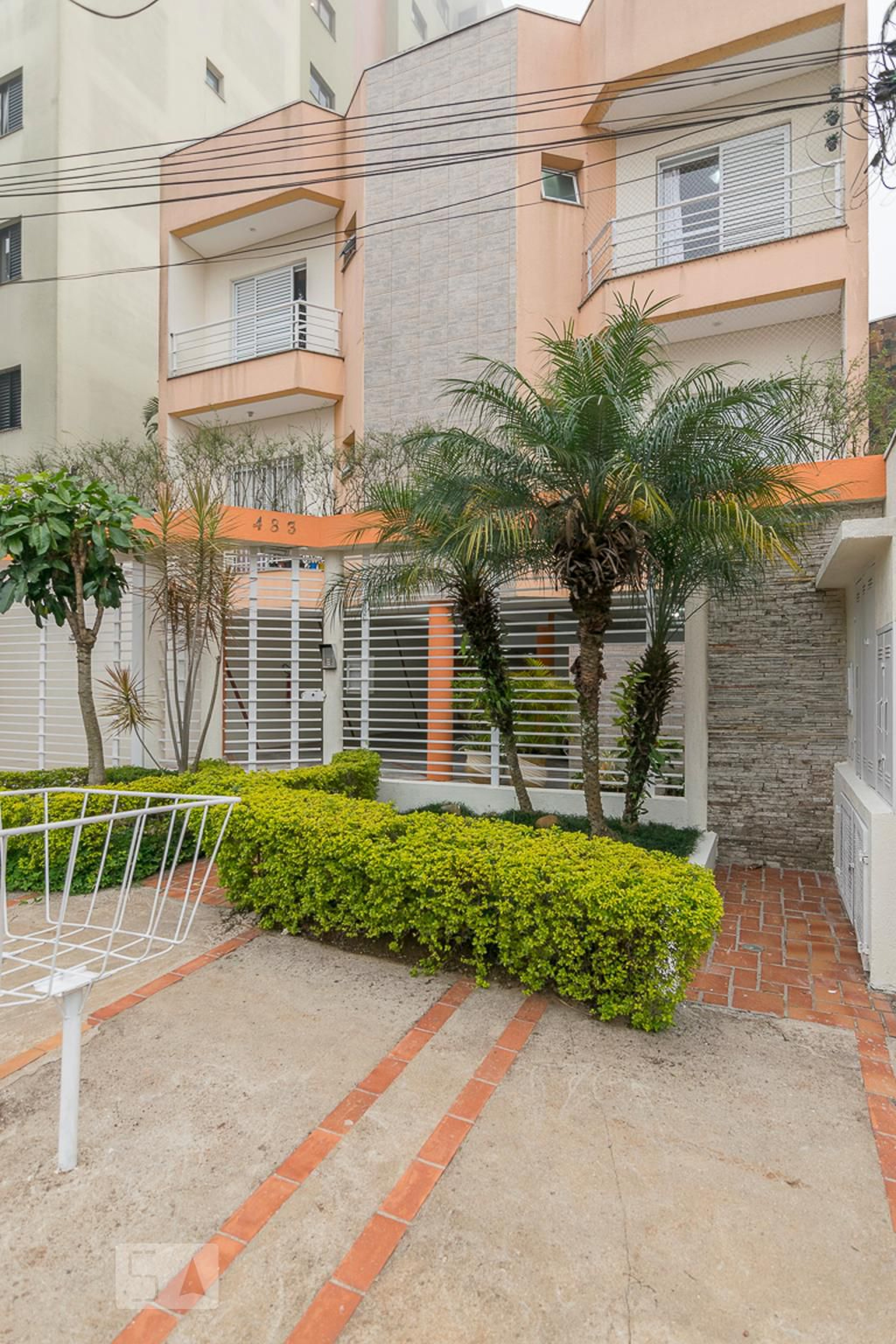 Fachada Condomínio em Avenida Doze de Outubro, 483