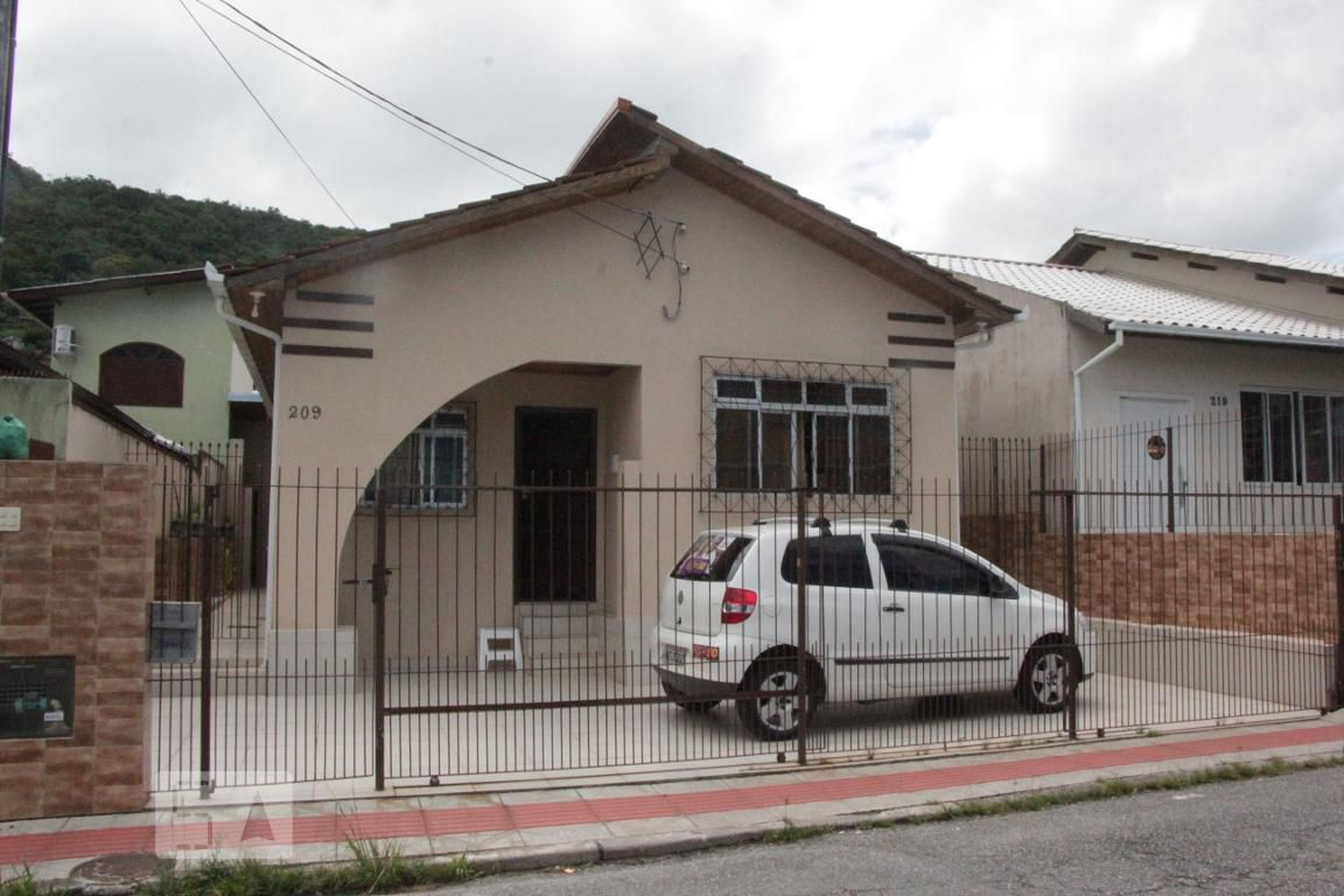 Fachada Condomínio em R. Juan Ganzo Fernandes, 209