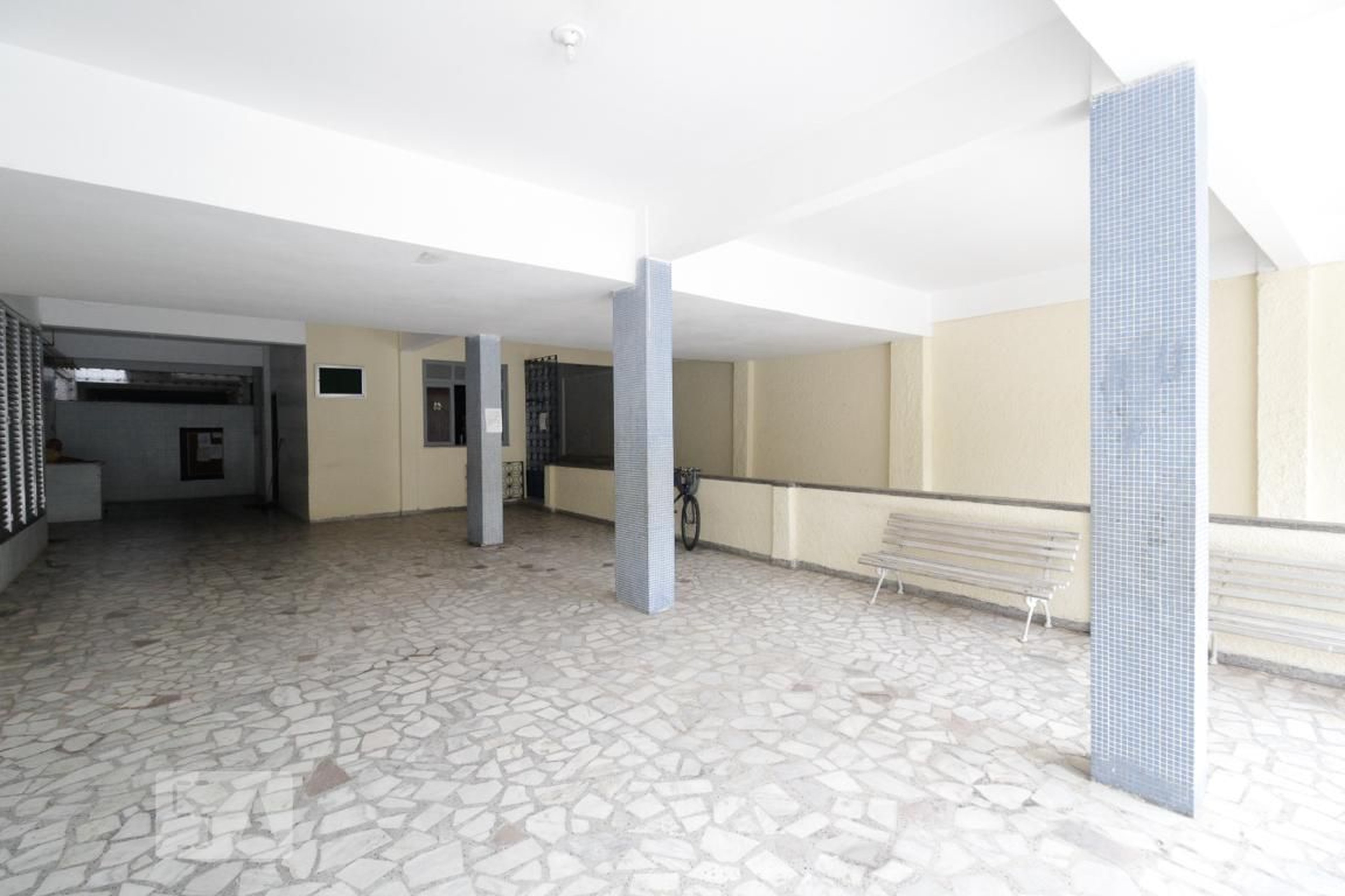 Área comum - Edifício Pais e Filhos