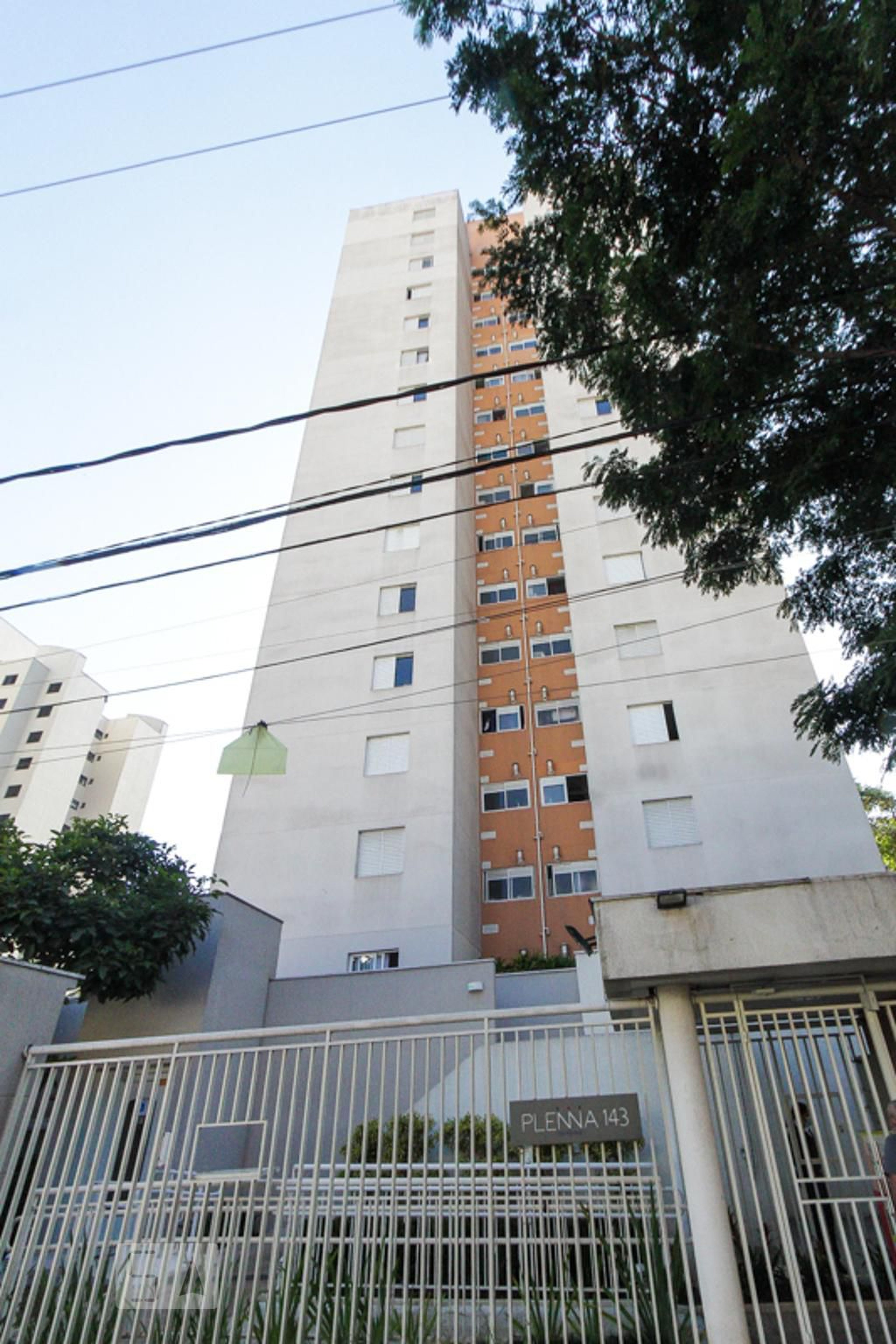 Fachada Condomínio em Rua das Giestas, 145