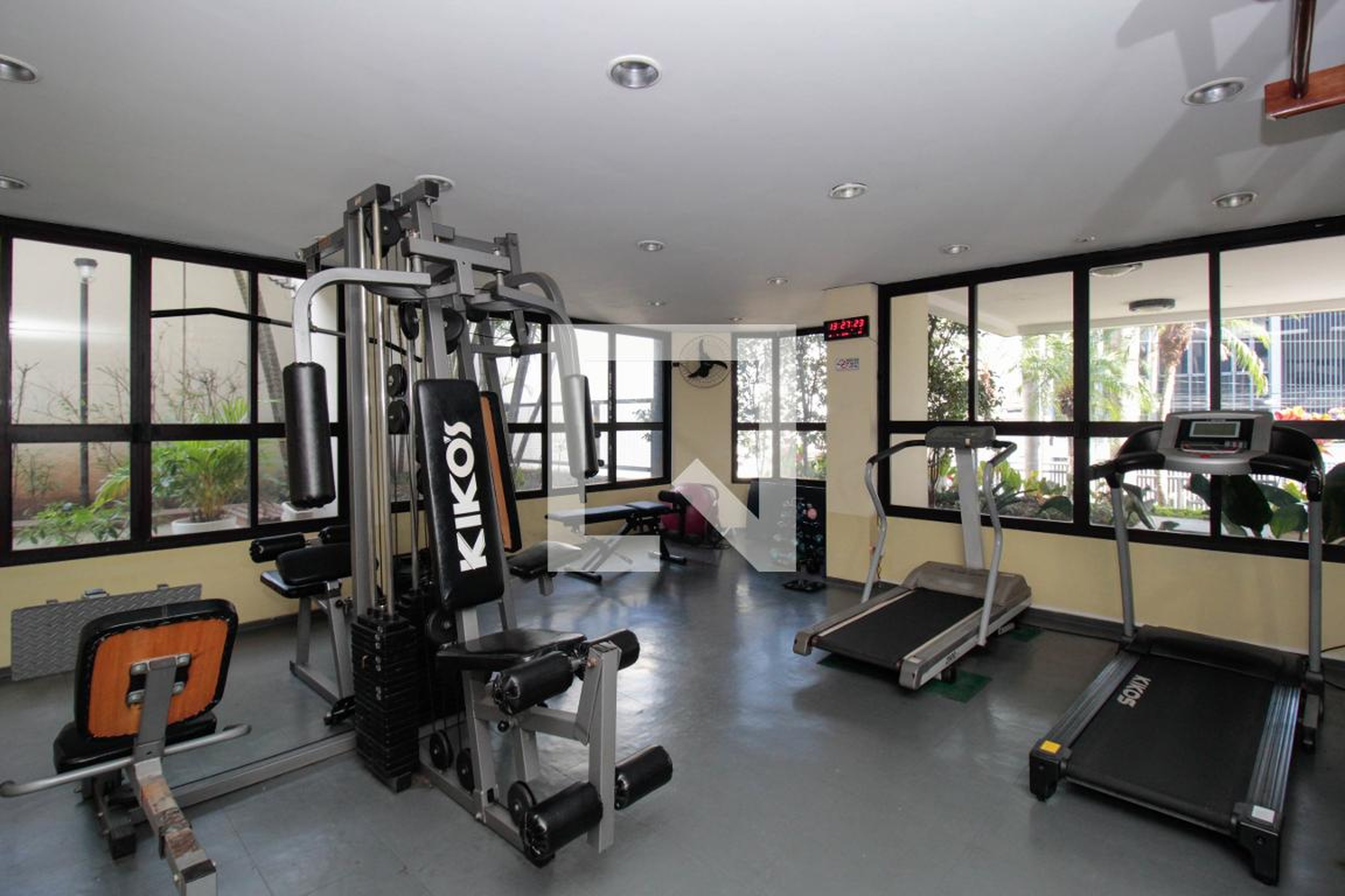 Academia - Van Guimarães