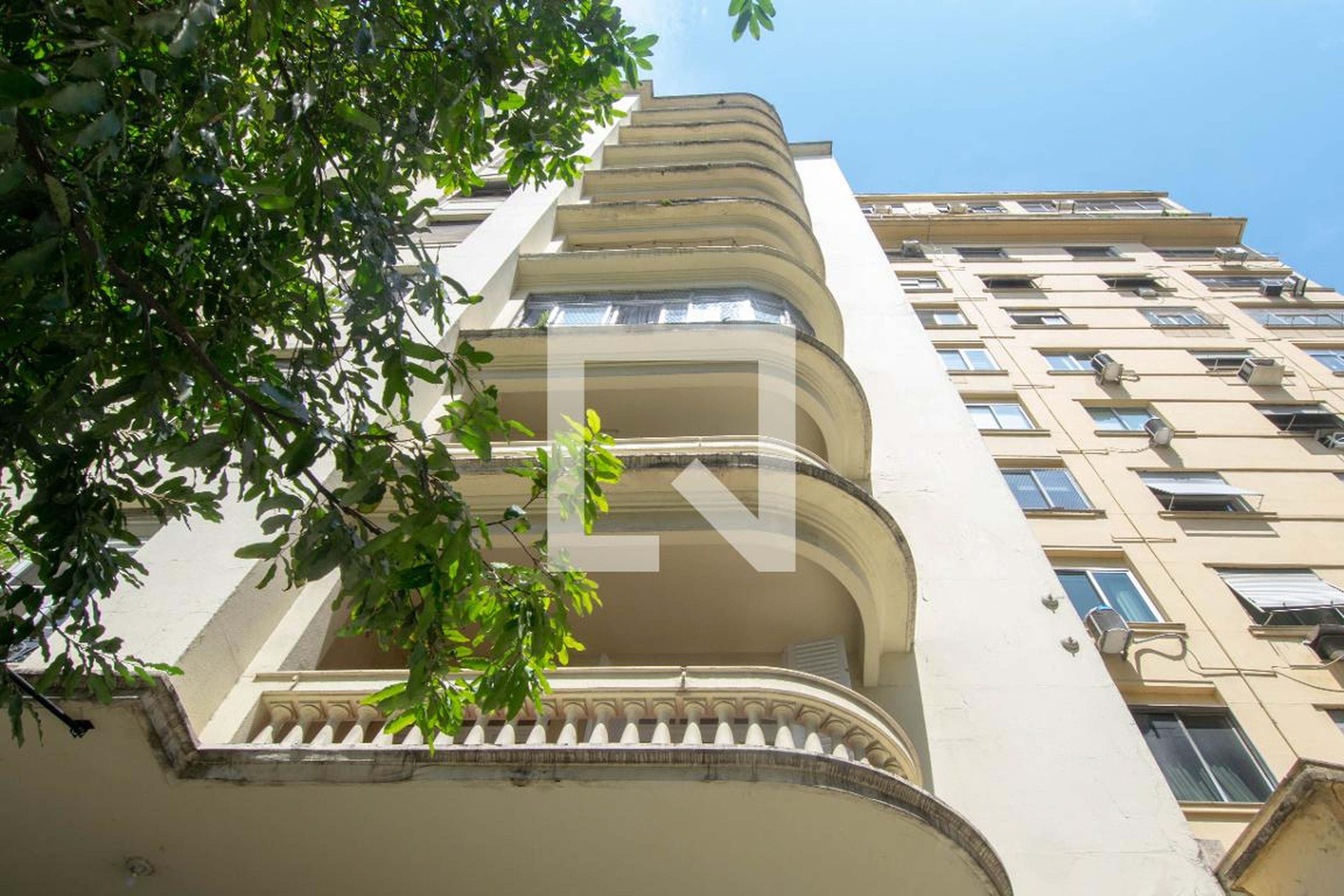 Fachada Condomínio em Av. Nossa Sra. de Copacabana, 769