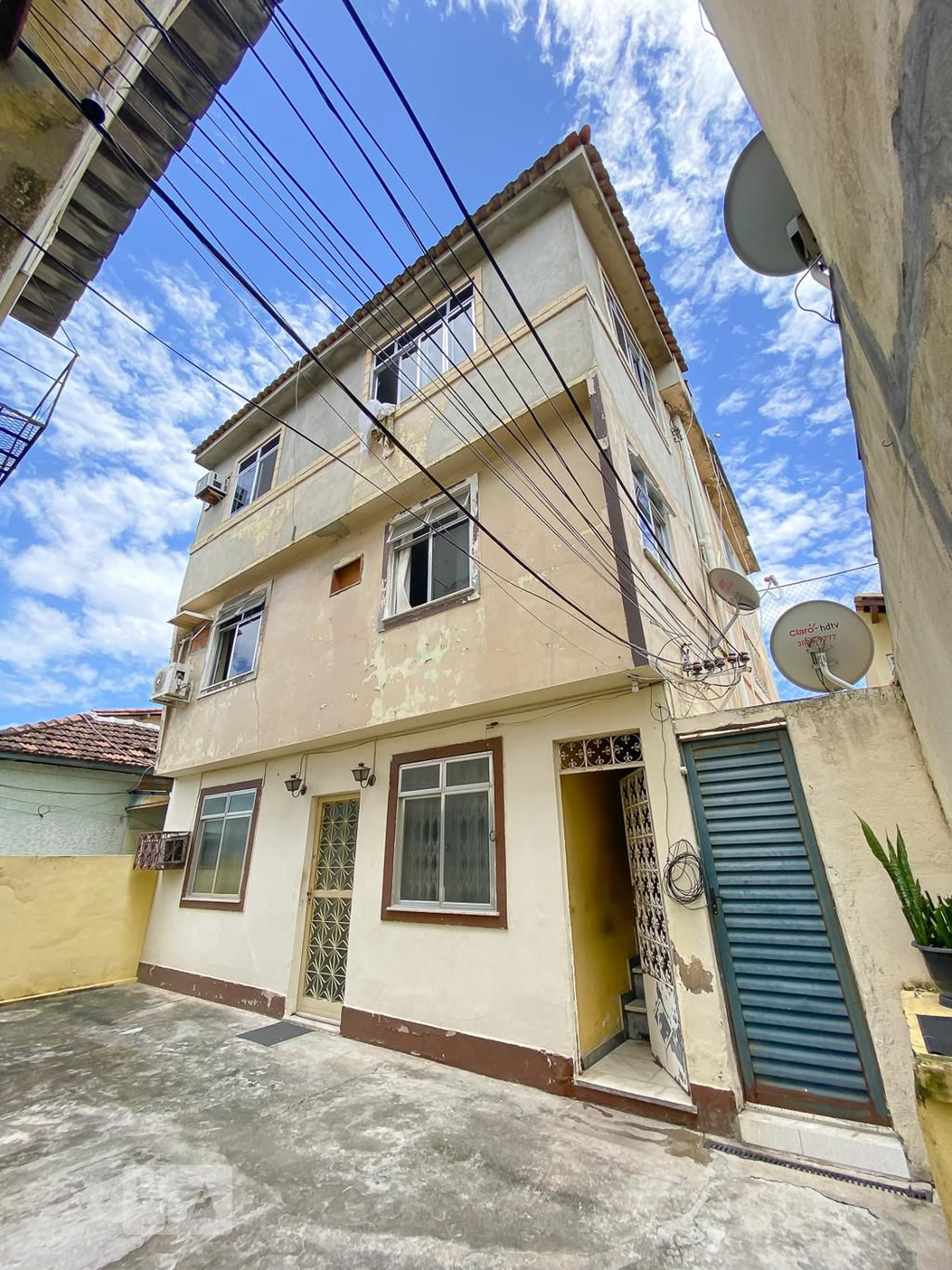 Fachada do prédio Condomínio em Rua Sodré da Gama, 98