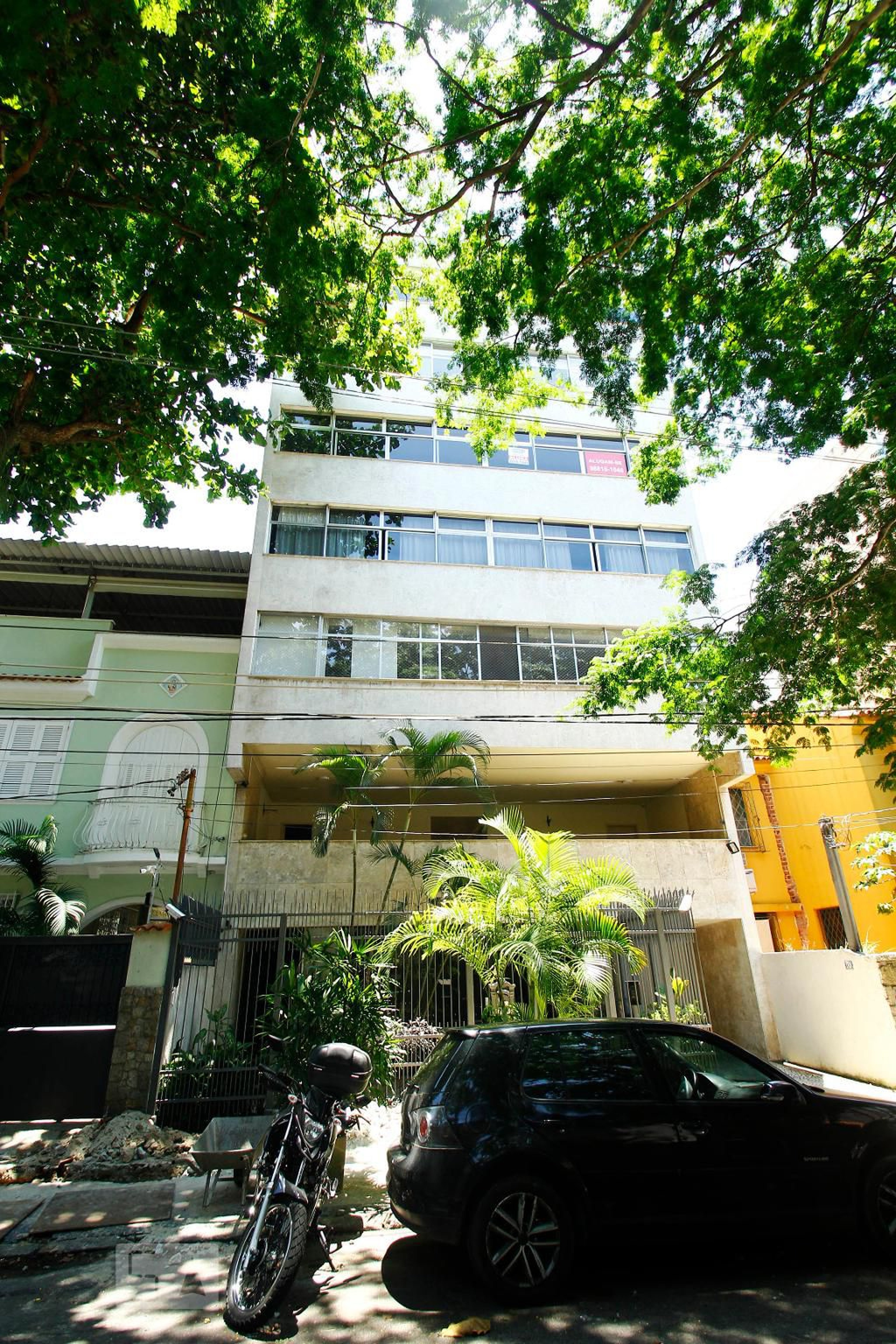 Fachada do Prédio Condomínio em Rua Cândido Gaffree, 189