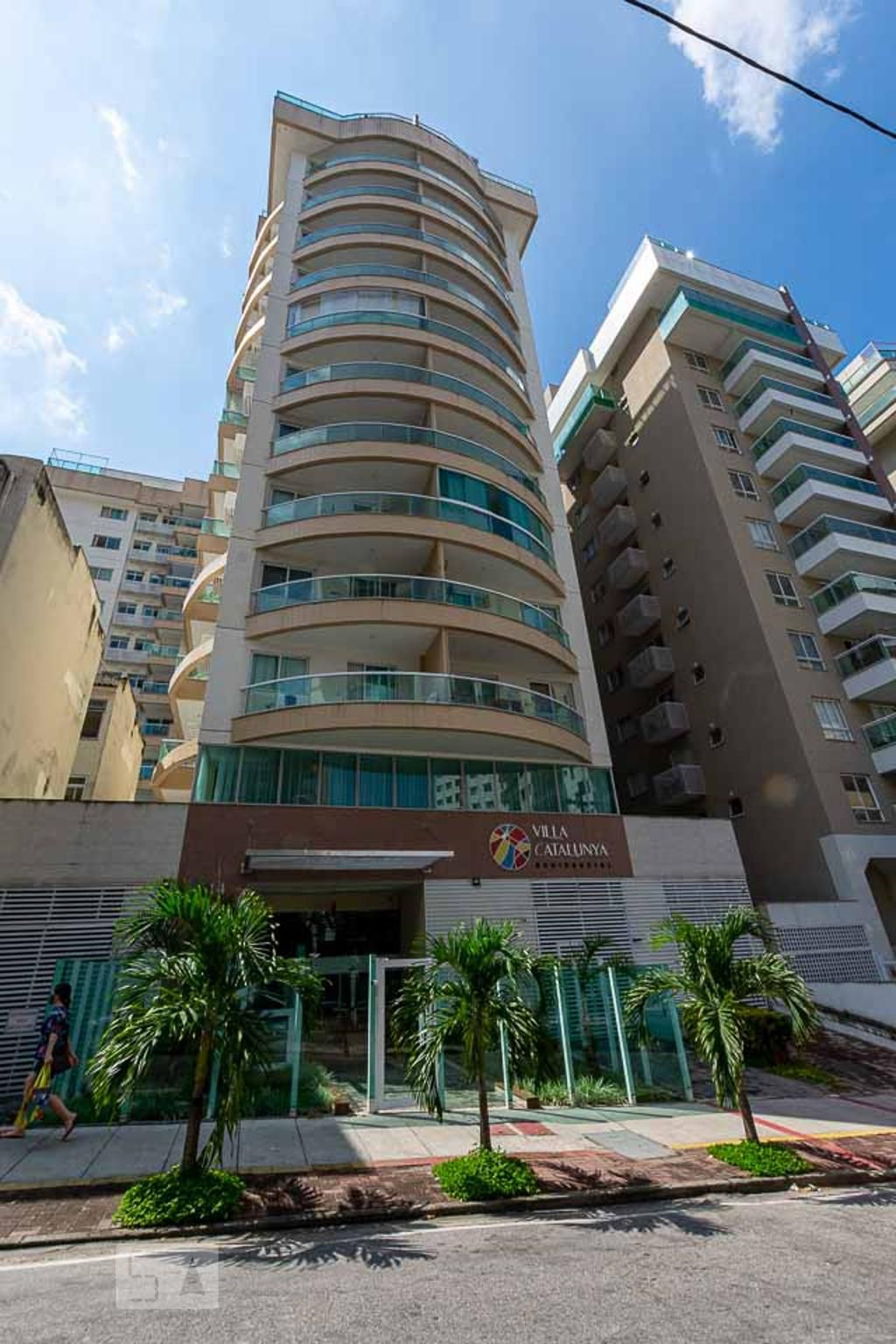 Fachada do Condomínio Condomínio Villa Catalunya Residencial