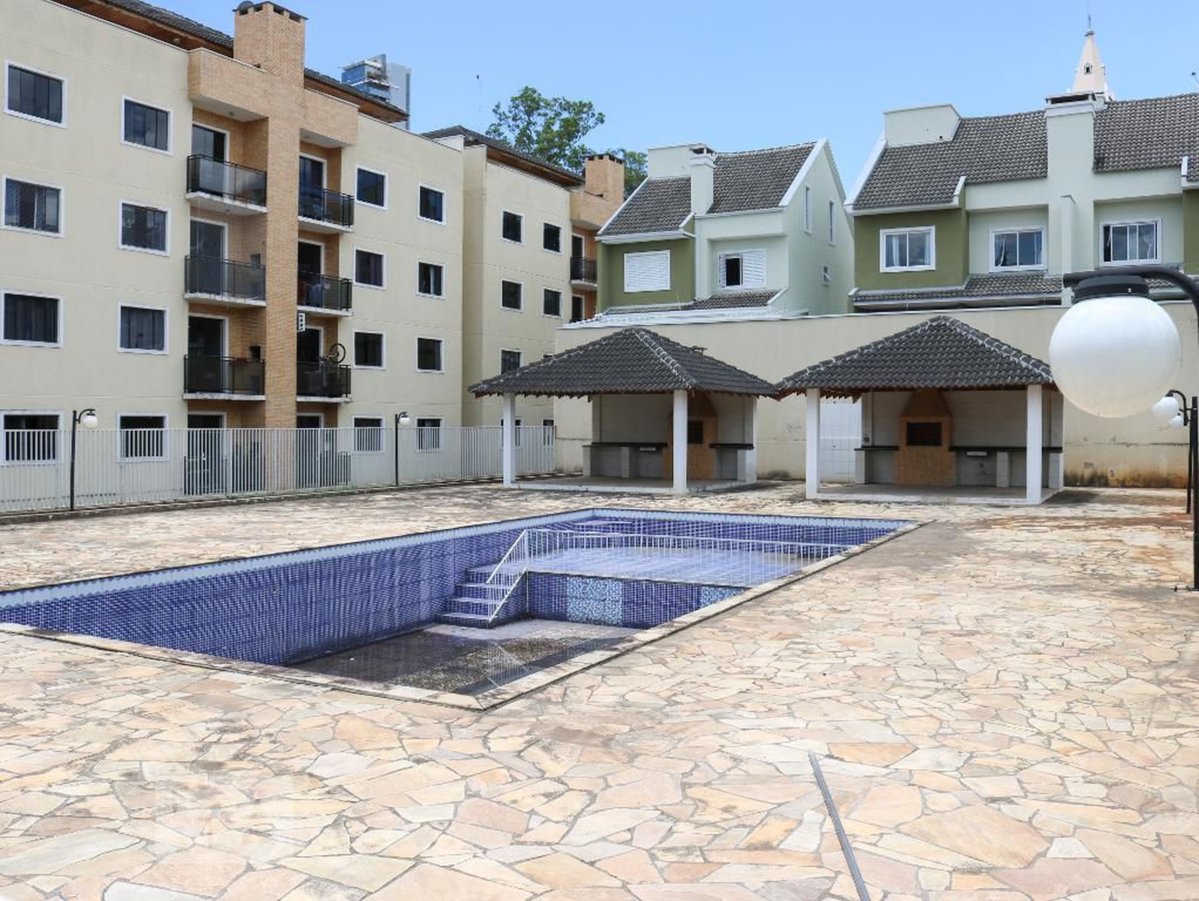 Piscina - Flory Ecoville