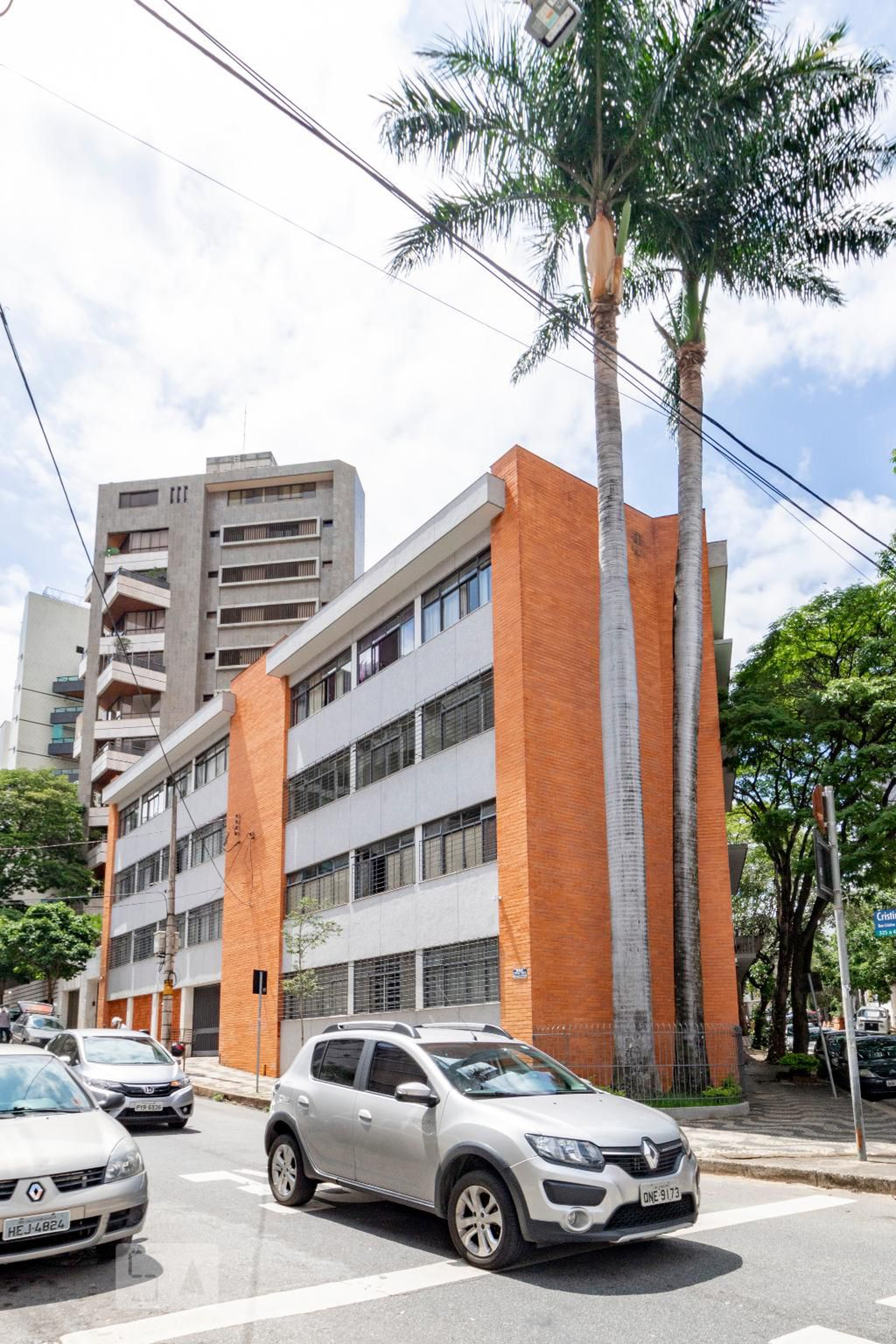 Fachada Condomínio em Rua Cristina, 447