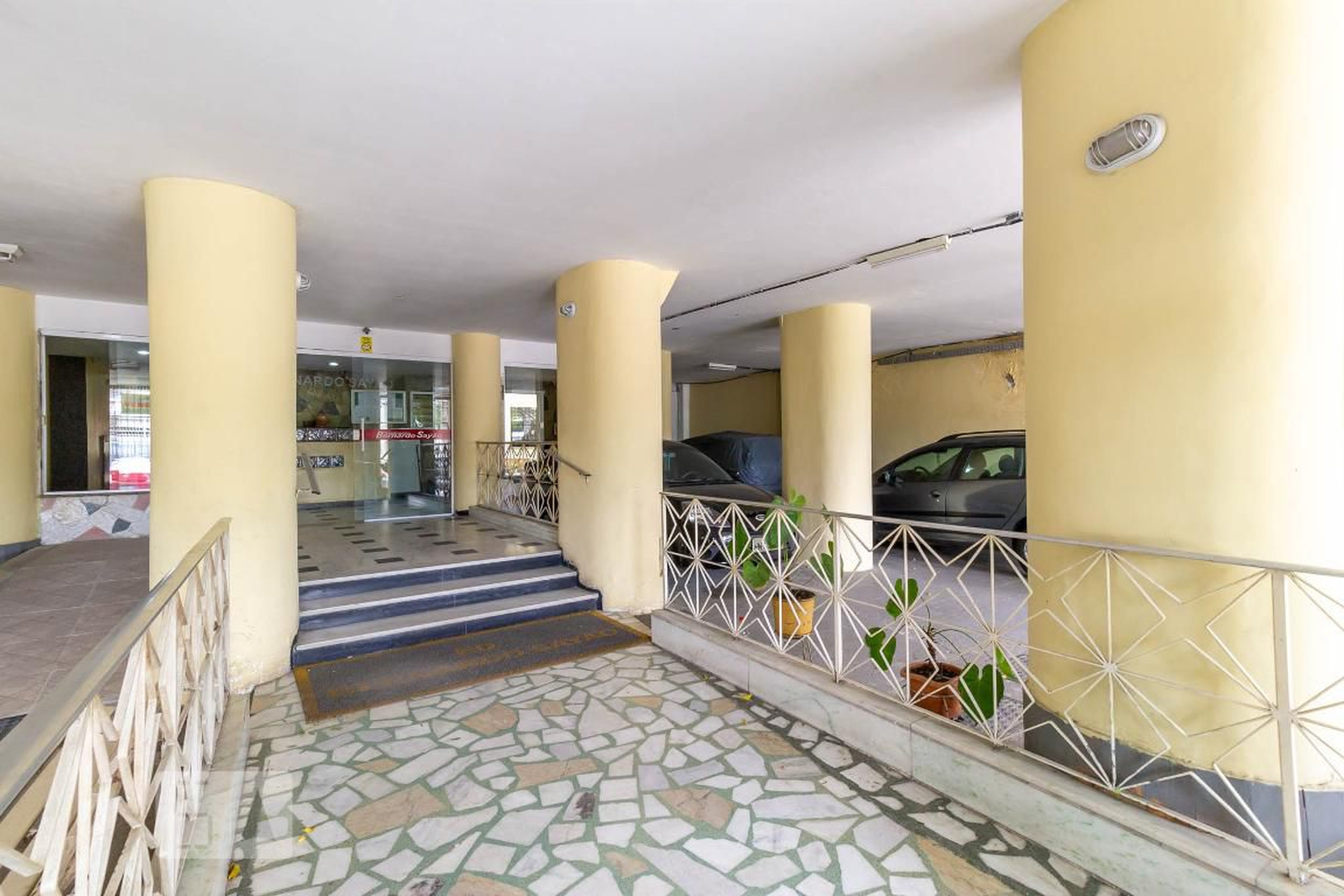 Entrada - Bernardo Sayão