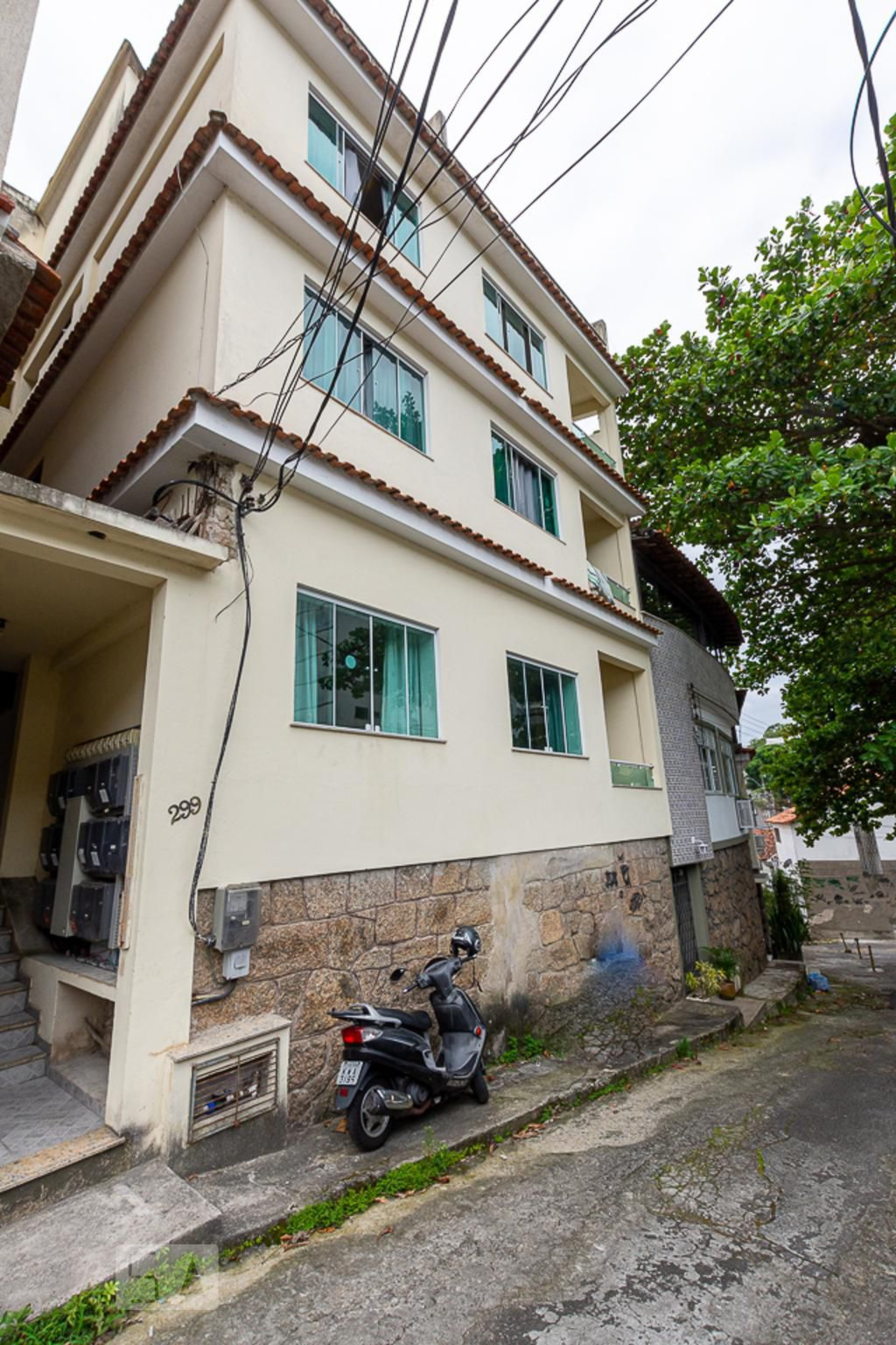 Fachada Condomínio em Rua Joaquim Távora, 299