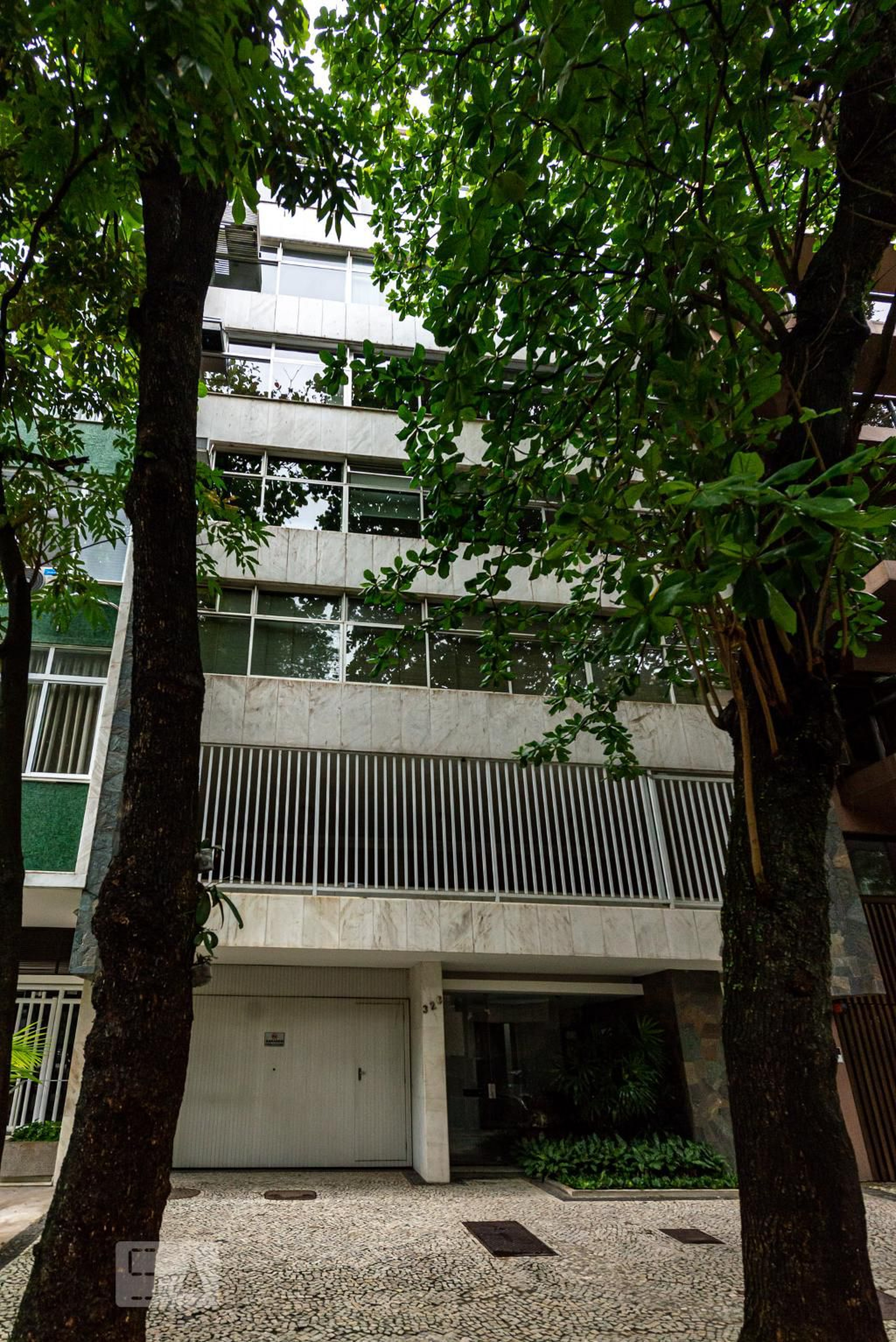 Fachada Condomínio em Rua Barão de Jaguaripe, 326