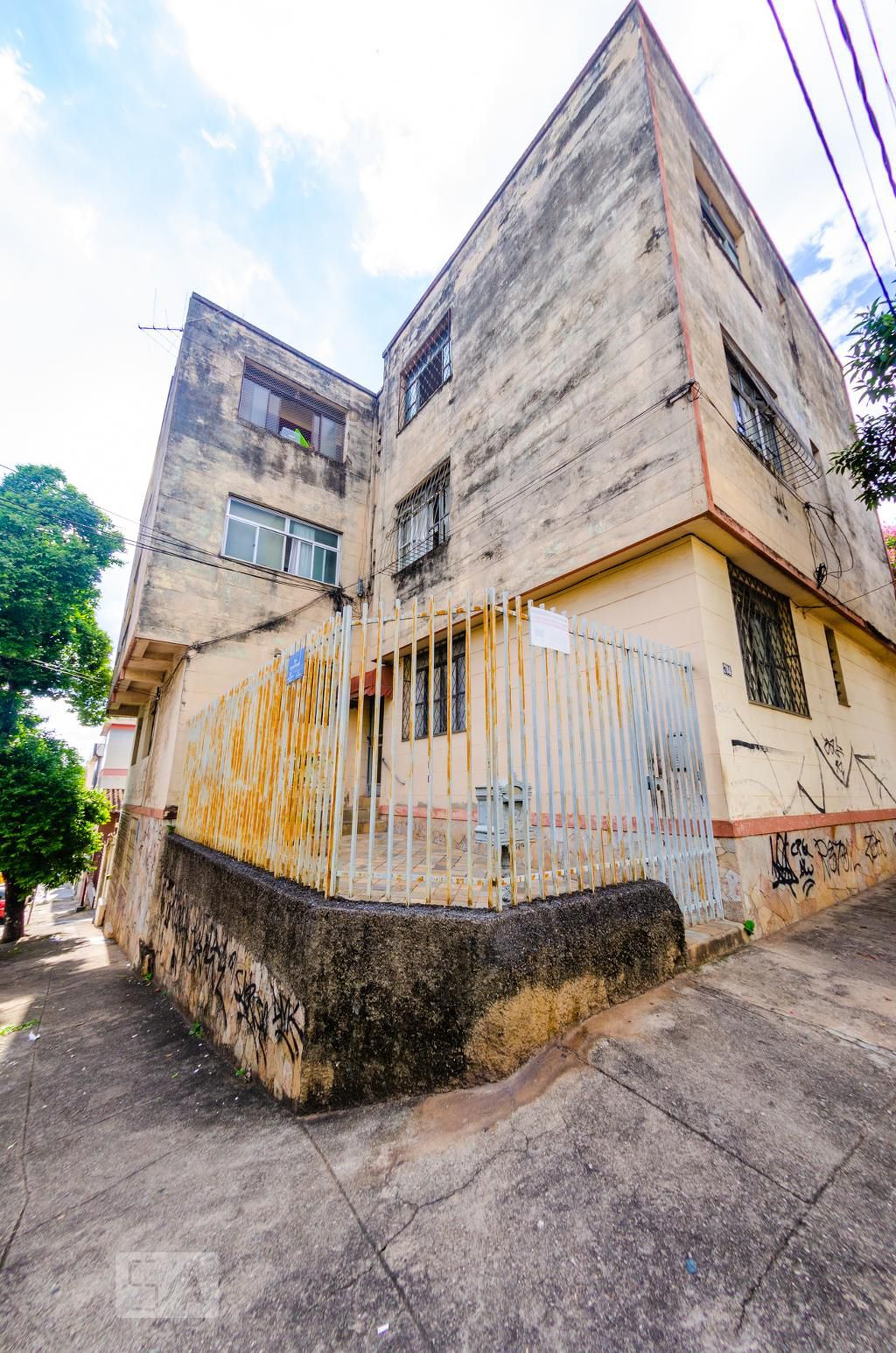 Fachada Condomínio em Rua Zurick, 784