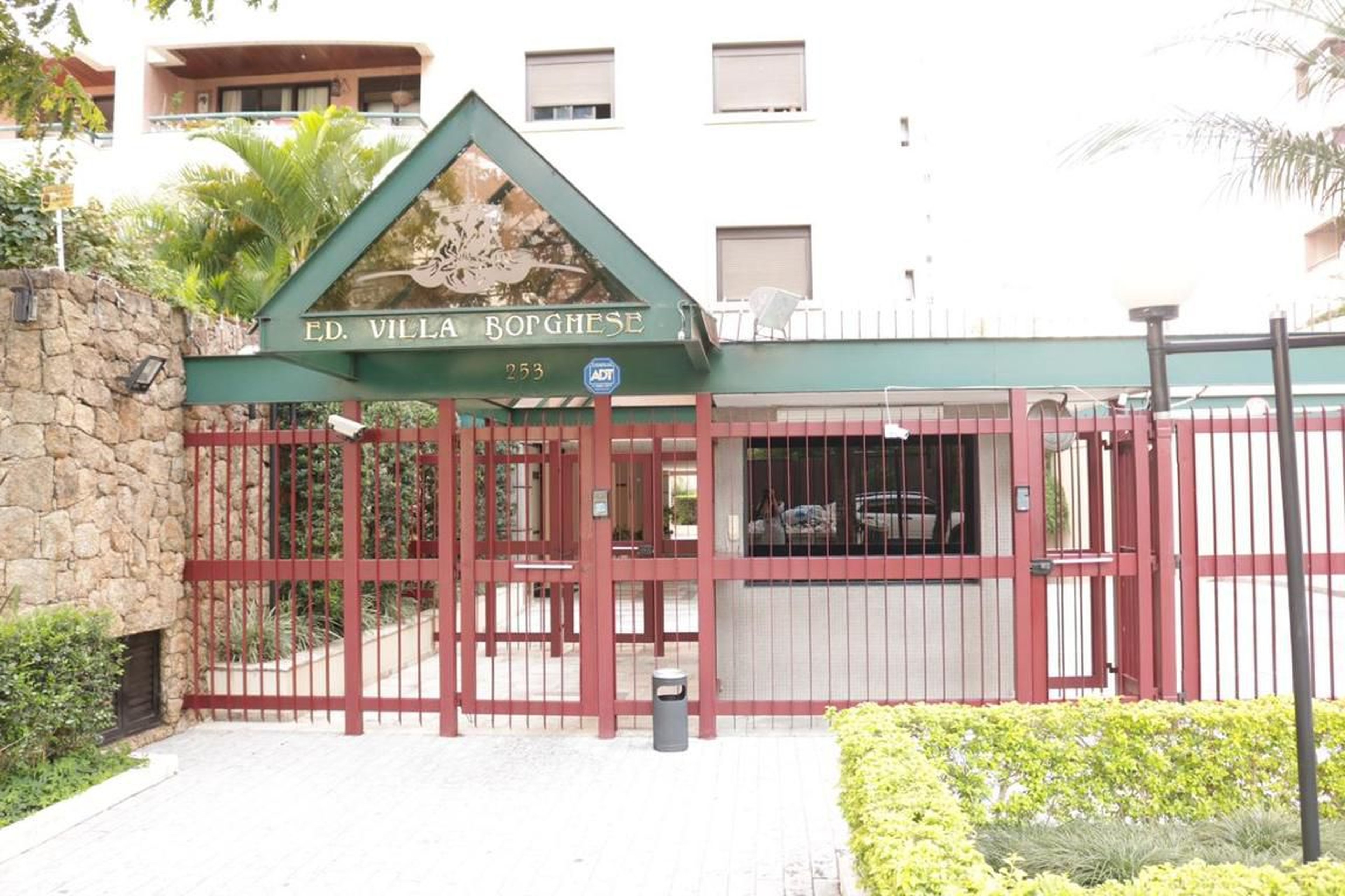 Fachada do Condomínio Edifício Villa Borghese