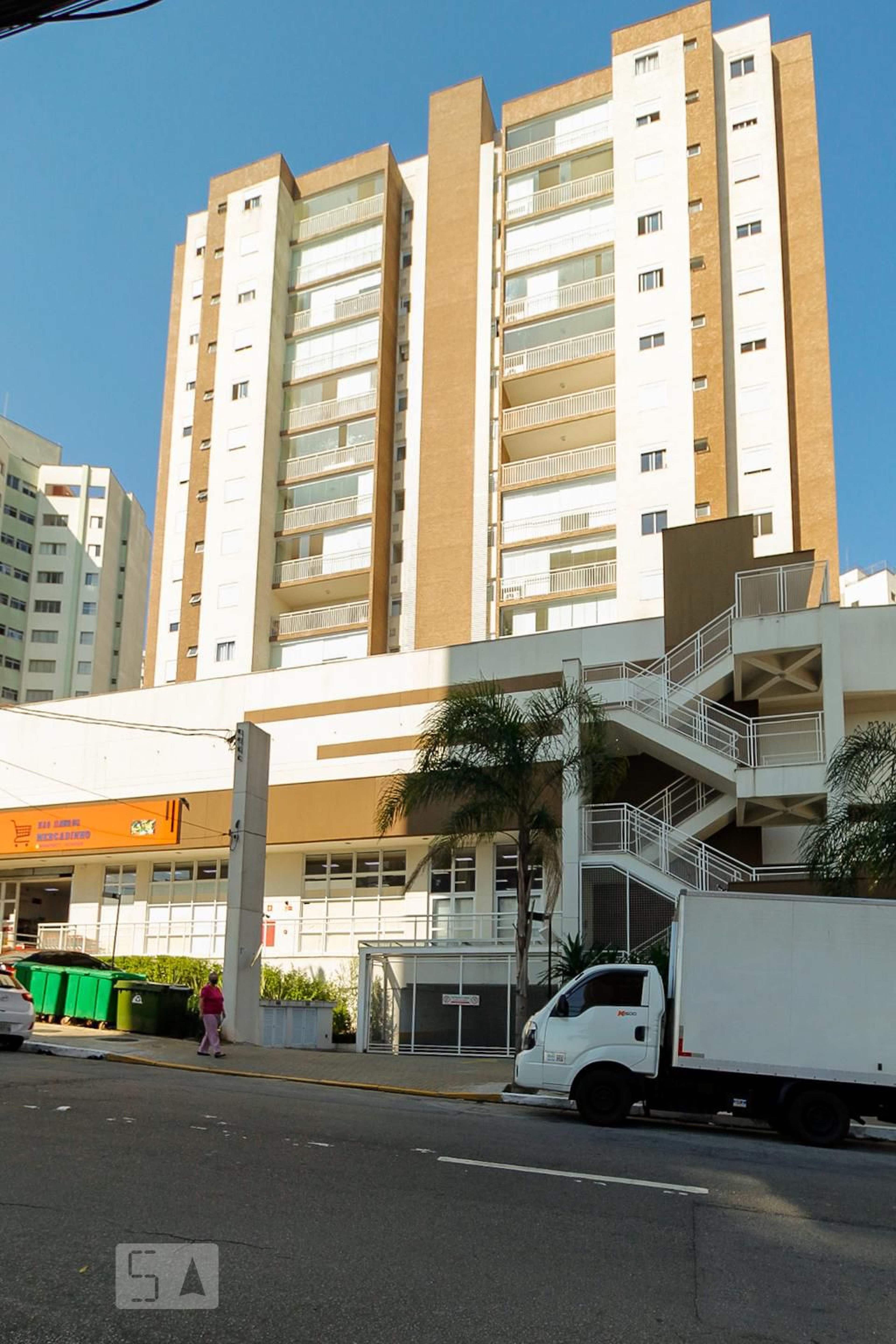 Fachada do Condomínio Condomínio Raríssimo Alto Da Lapa