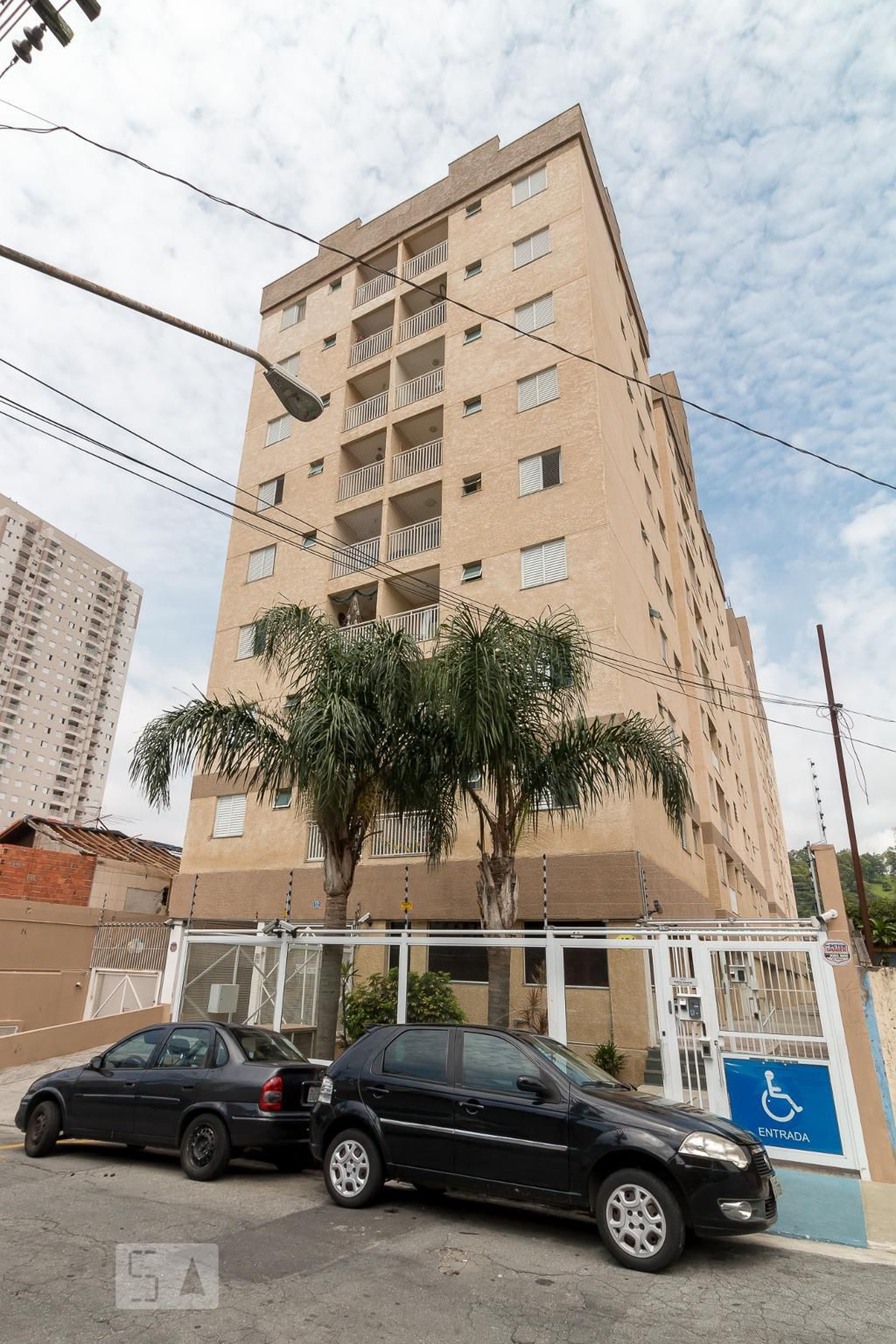 Fachada do condomínio Condomínio em Rua Guarani, 405