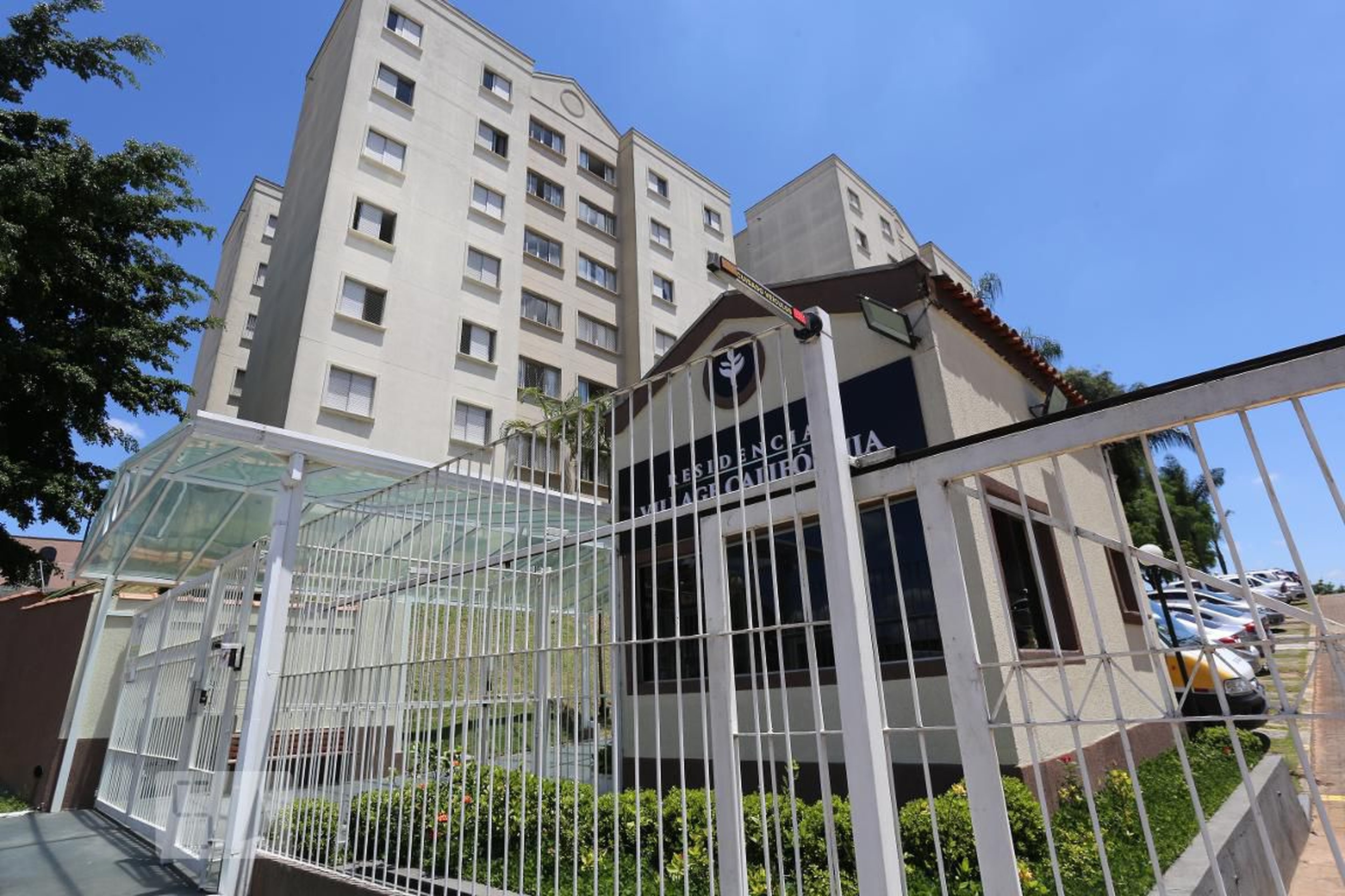 Fachada do Condomínio Condomínio em Avenida Doná Blandina Ignêz Júlio, 295