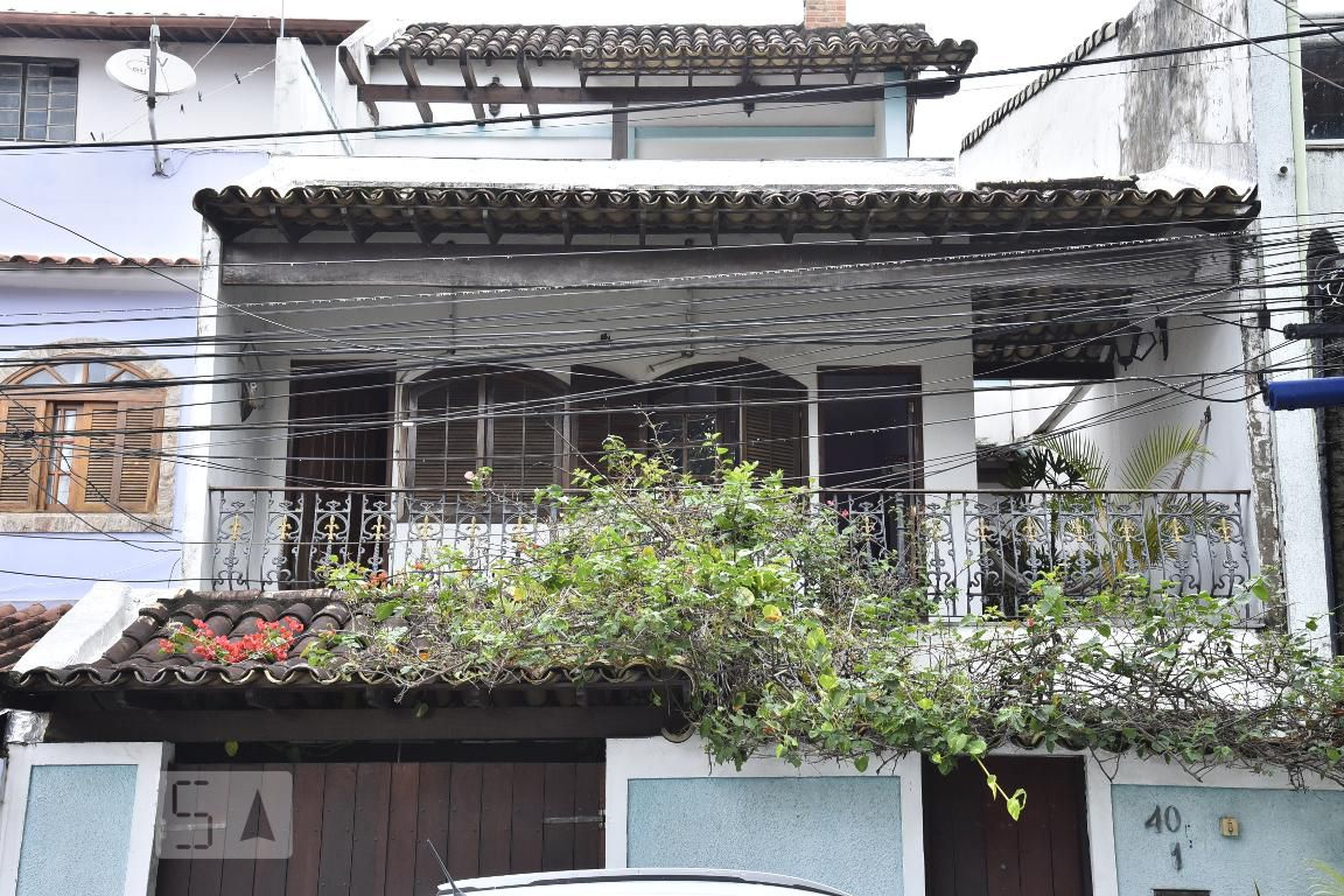 Fachada Condomínio em Rua Jales, 40