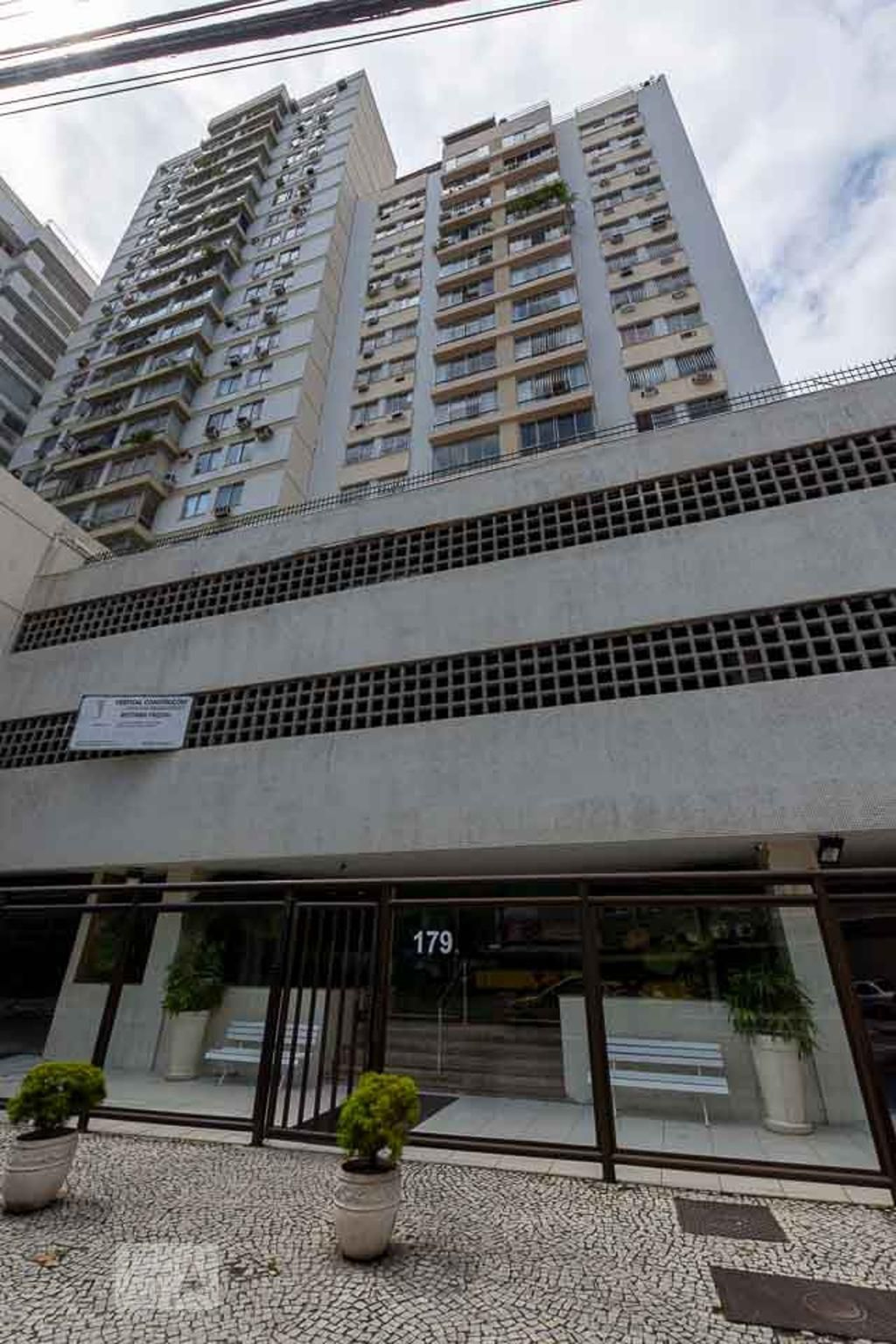 Fachada do Condomínio Edifício Solar das Acácias