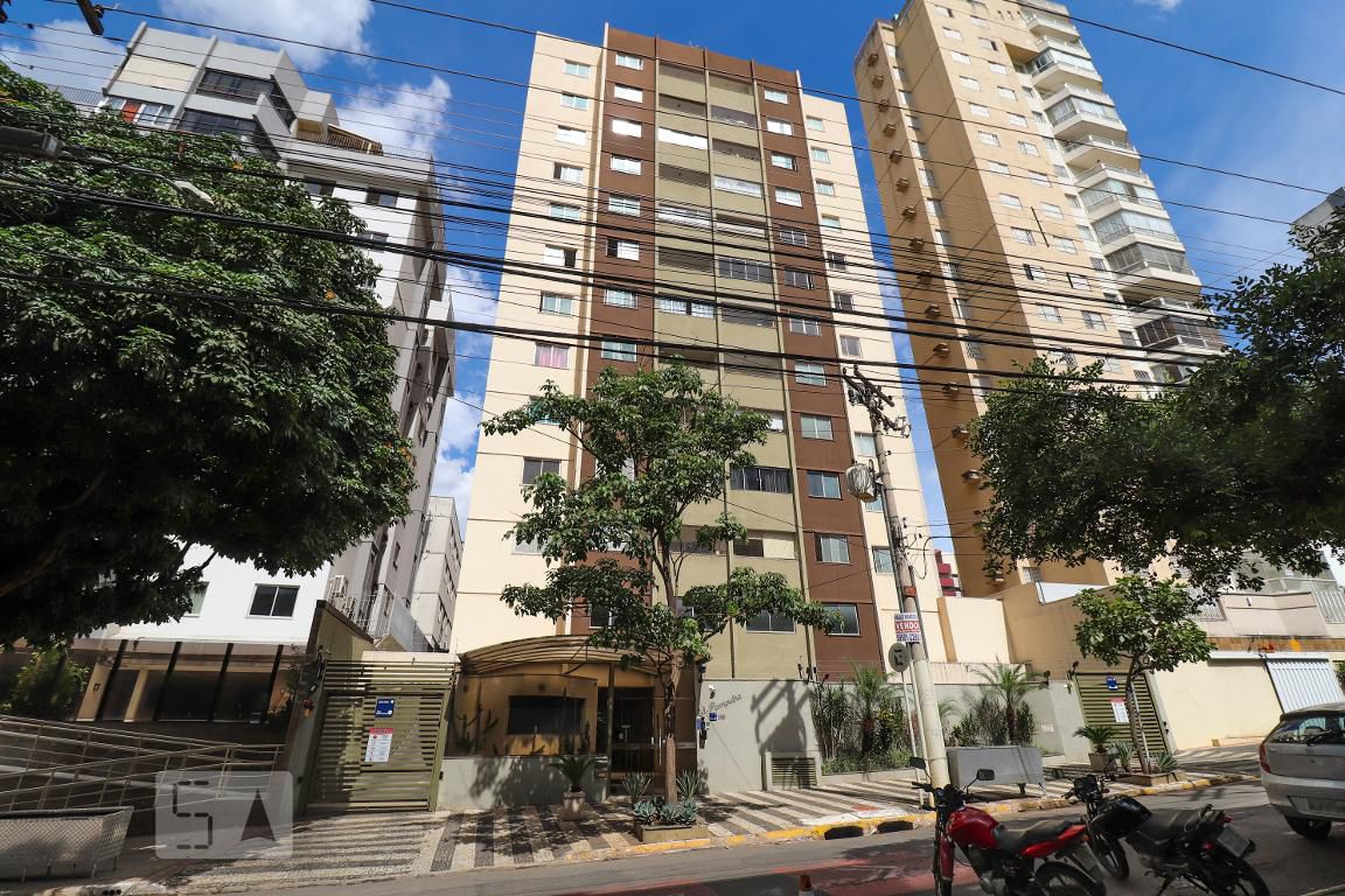 Fachada Condomínio em Rua S-5, 165