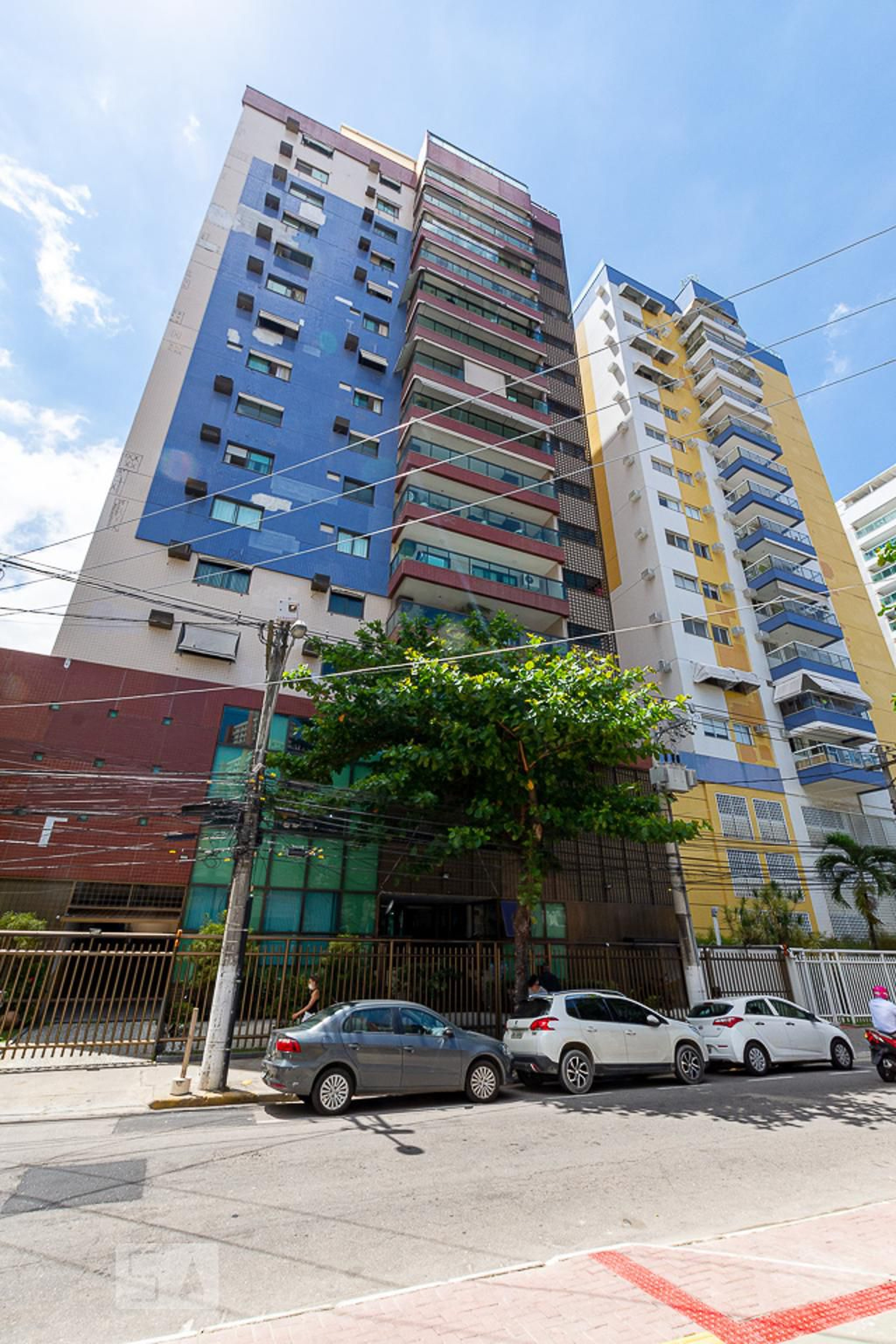 Fachada do Condomínio Edifício Platinum Icarai