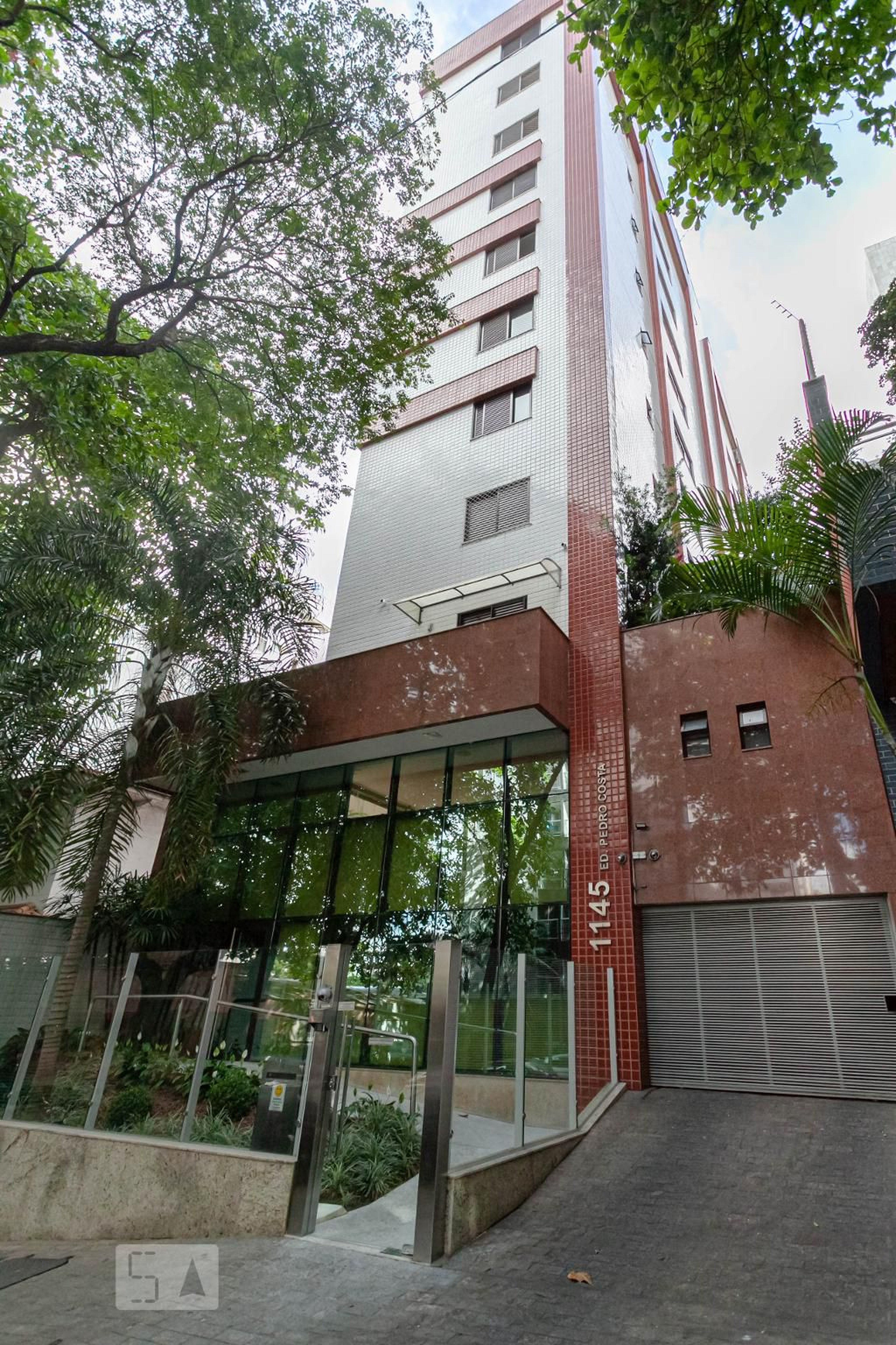 Fachada do Prédio Condomínio em Rua Bernardo Guimarães, 1145