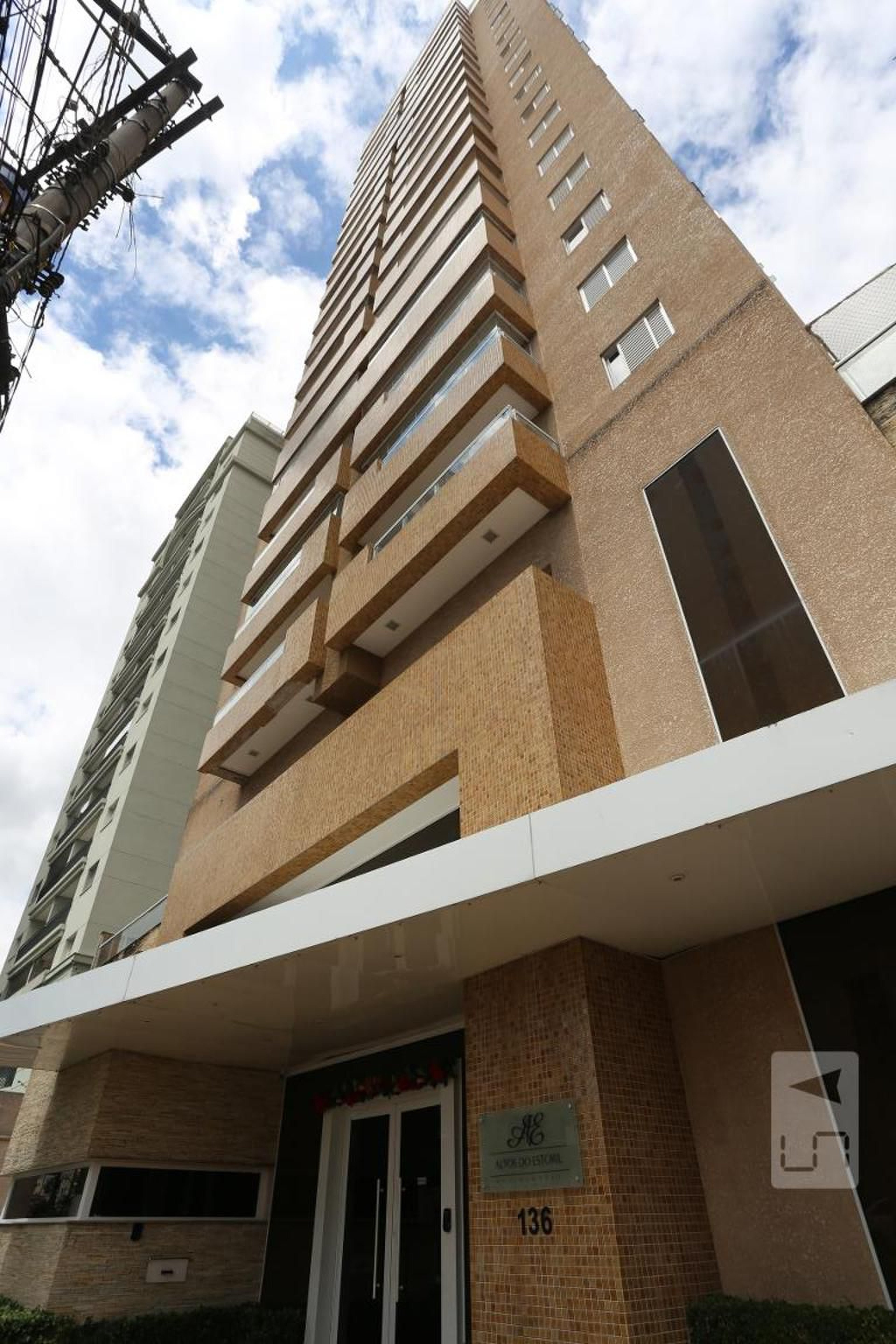 Fachada do Condomínio Condomínio Altos do Estoril