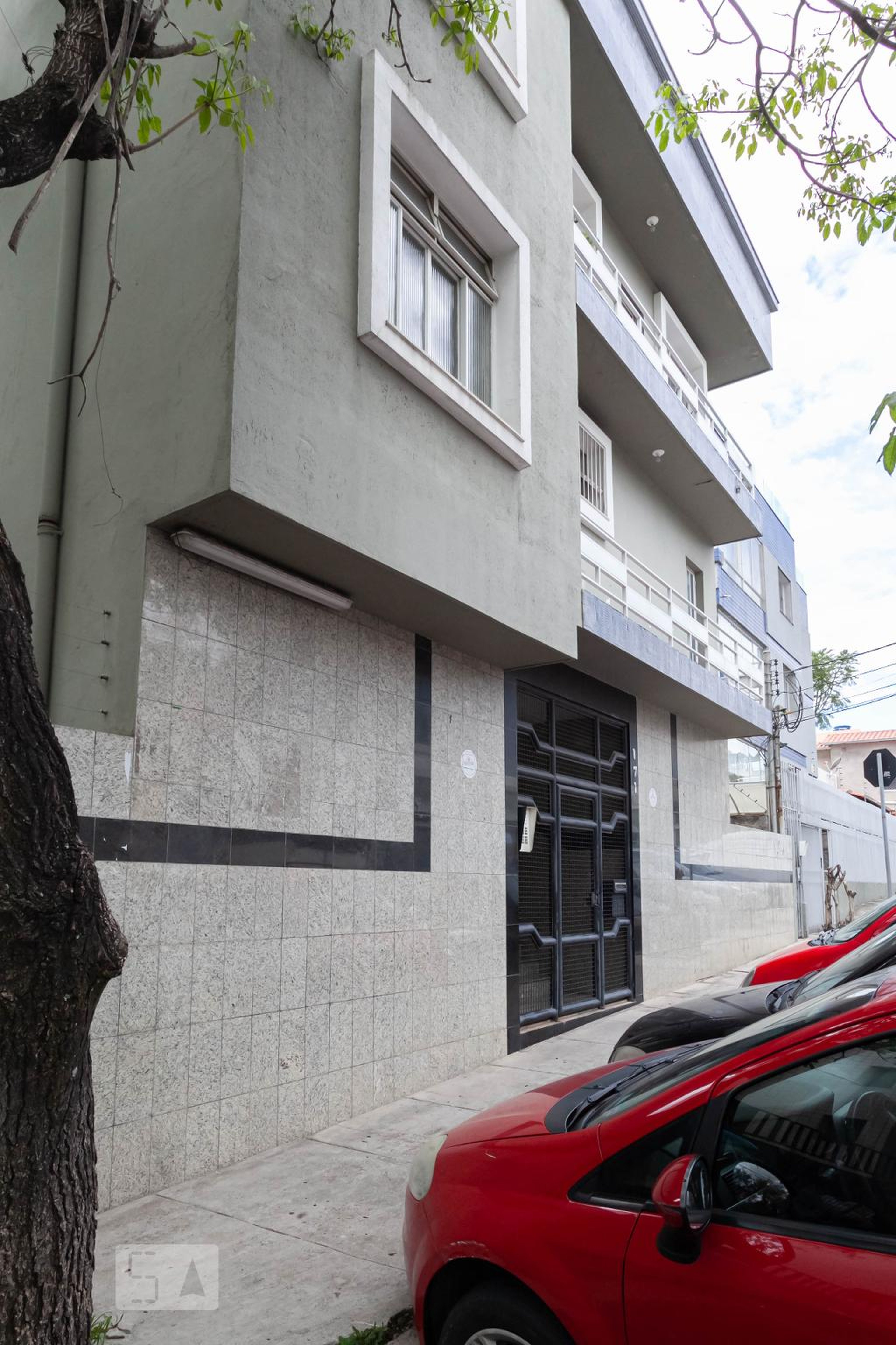 Fachada do Prédio Condomínio em Rua Cabrália, 171