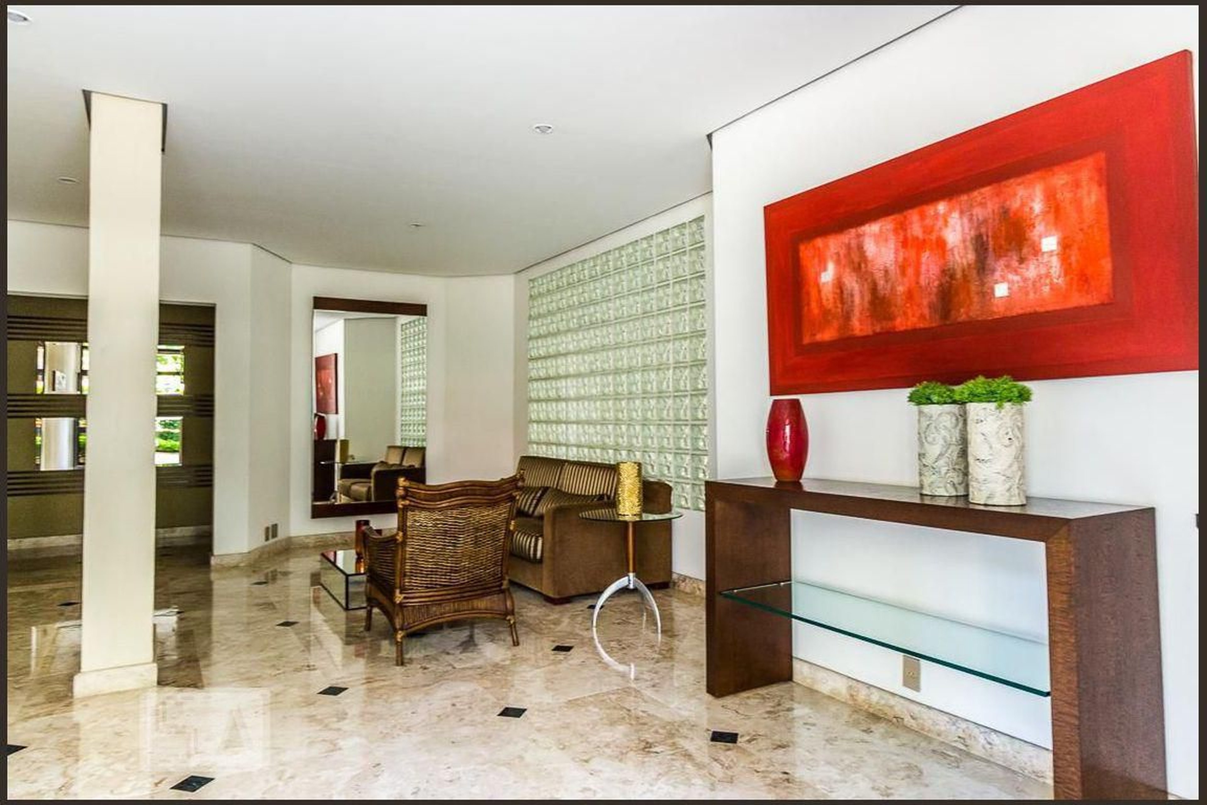 Hall - Piazza Di Spagna