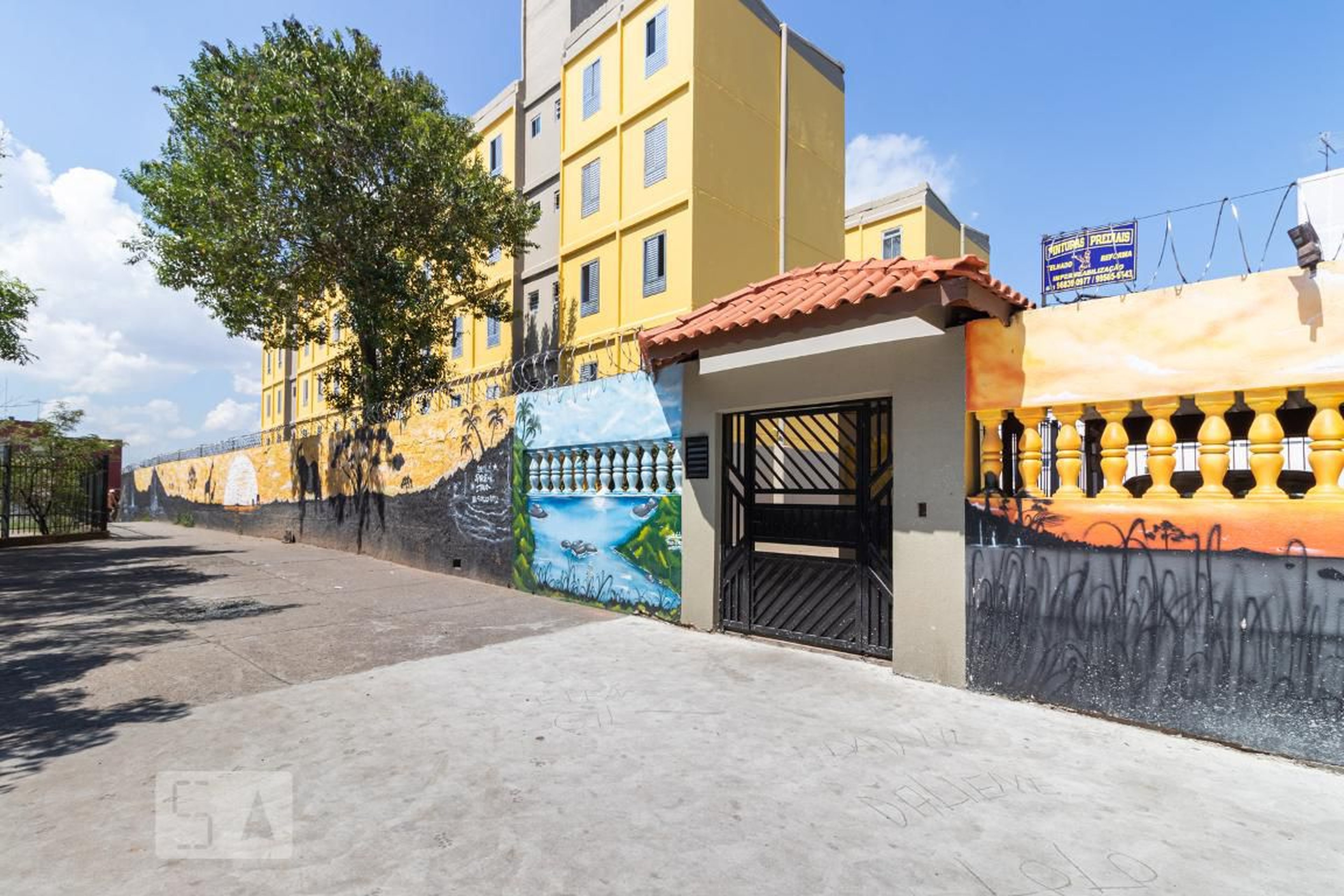 Fachada do Condomínio Condomínio em Rua Giovanni Nasco, 45