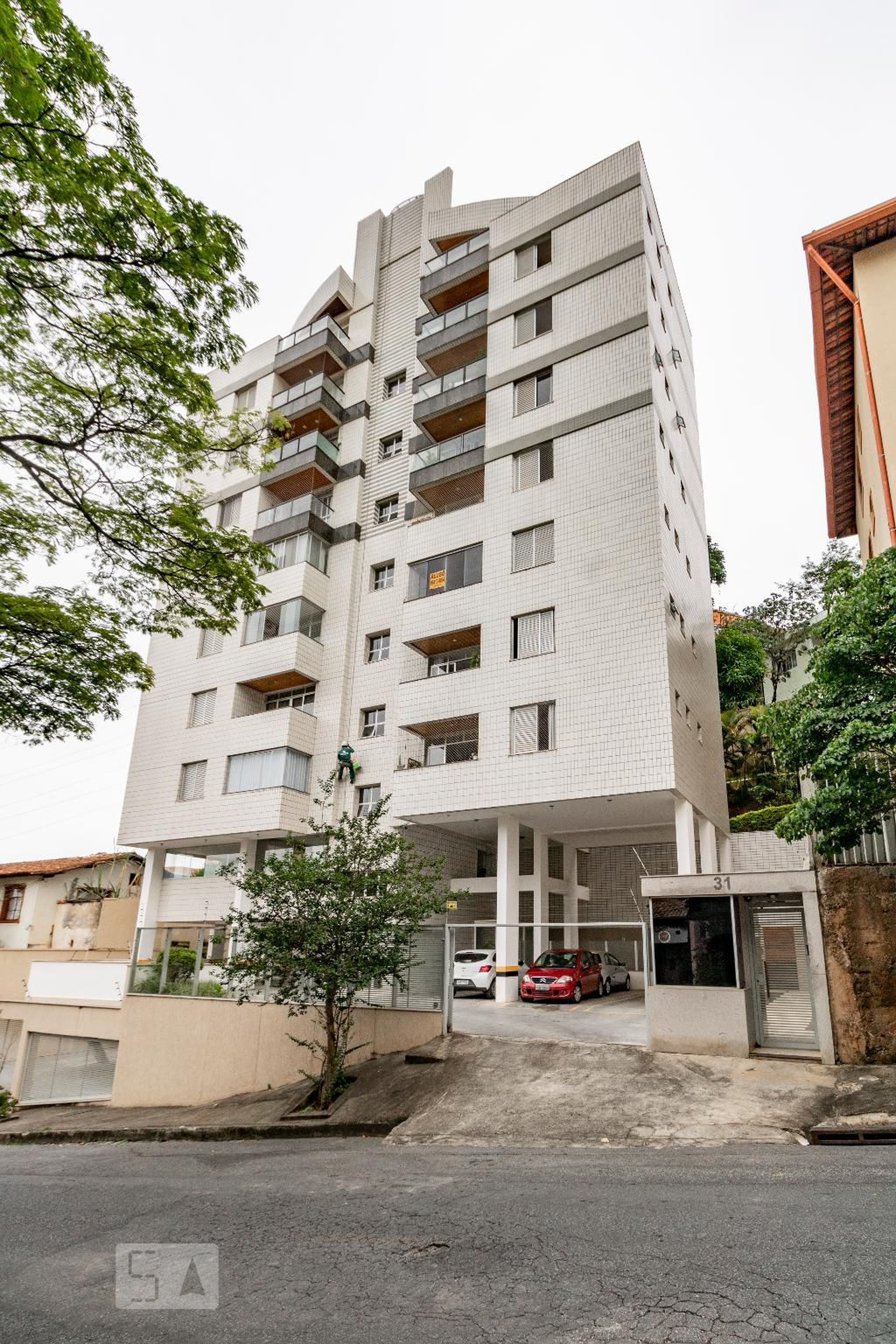 Fachada Condomínio em Rua Doutor Newton de Paiva Ferreira, 31