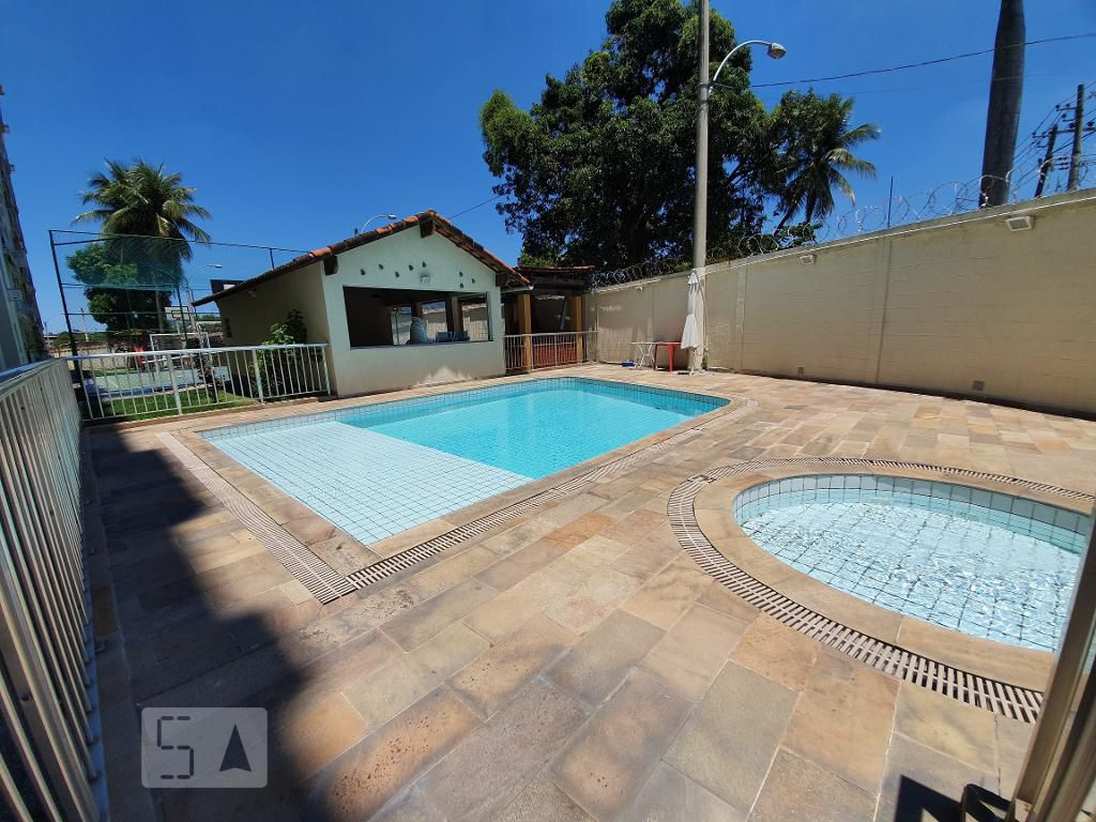 Área comum - Piscina Condomínio em Estrada Marechal Miguel Salazar Mendes de Moraes próximo ao 946-998, Taquara