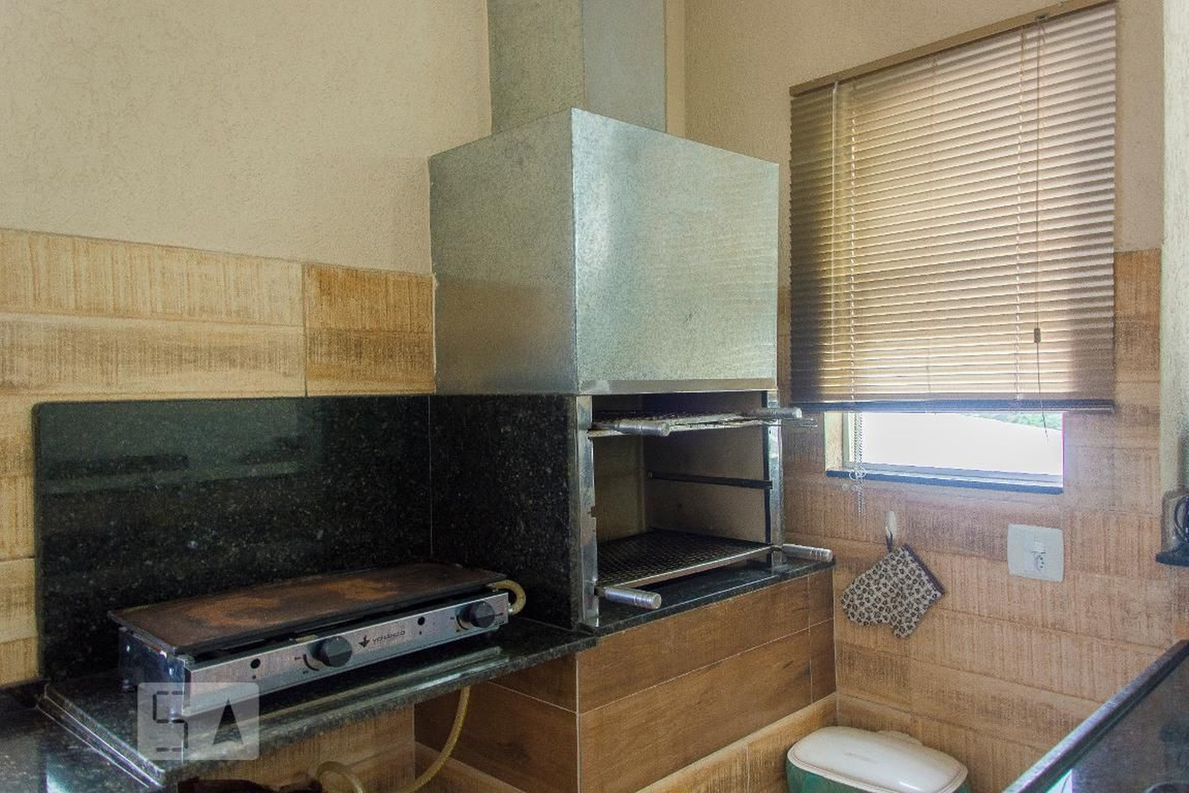 Churrasqueira Condomínio em Avenida Utinga, 81