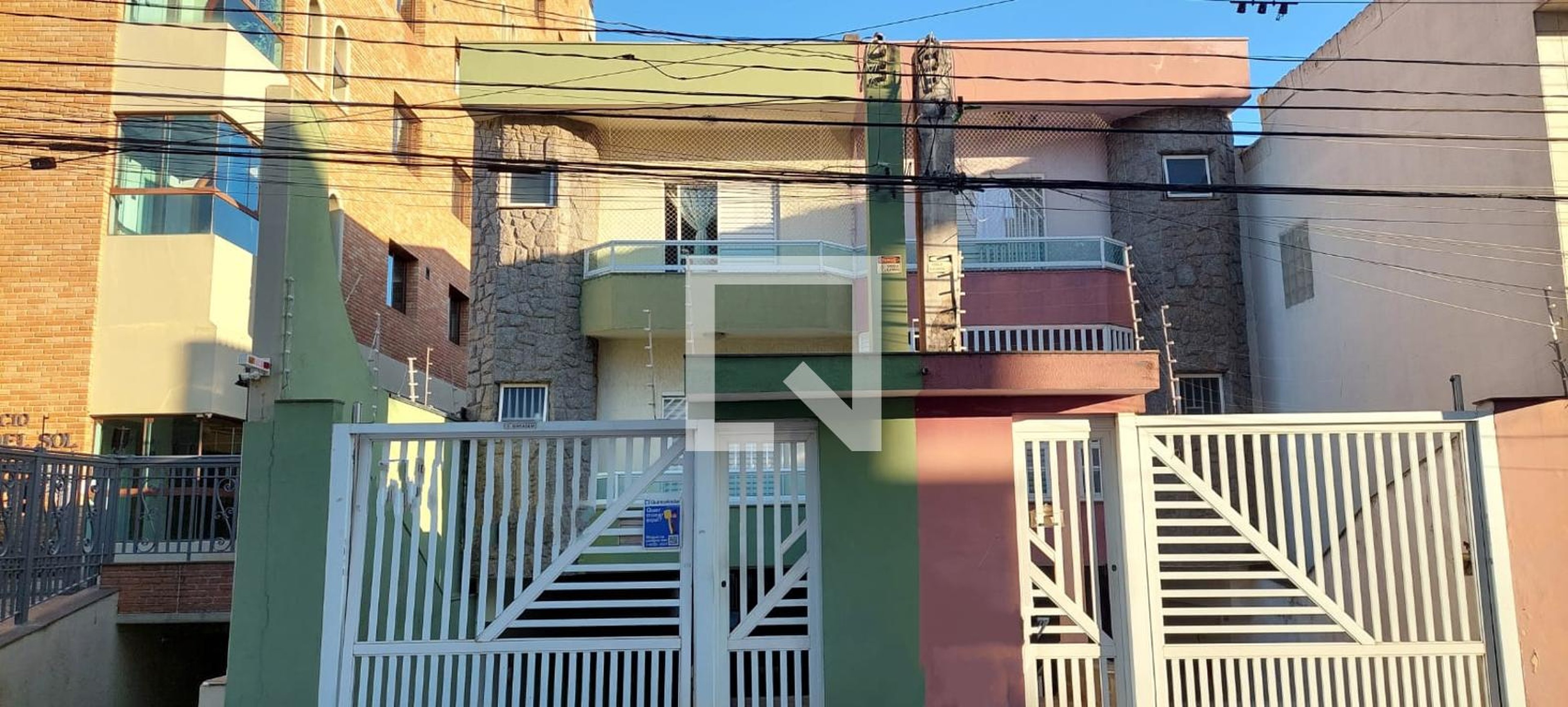 Fachada Condomínio em Rua Espanha, 168