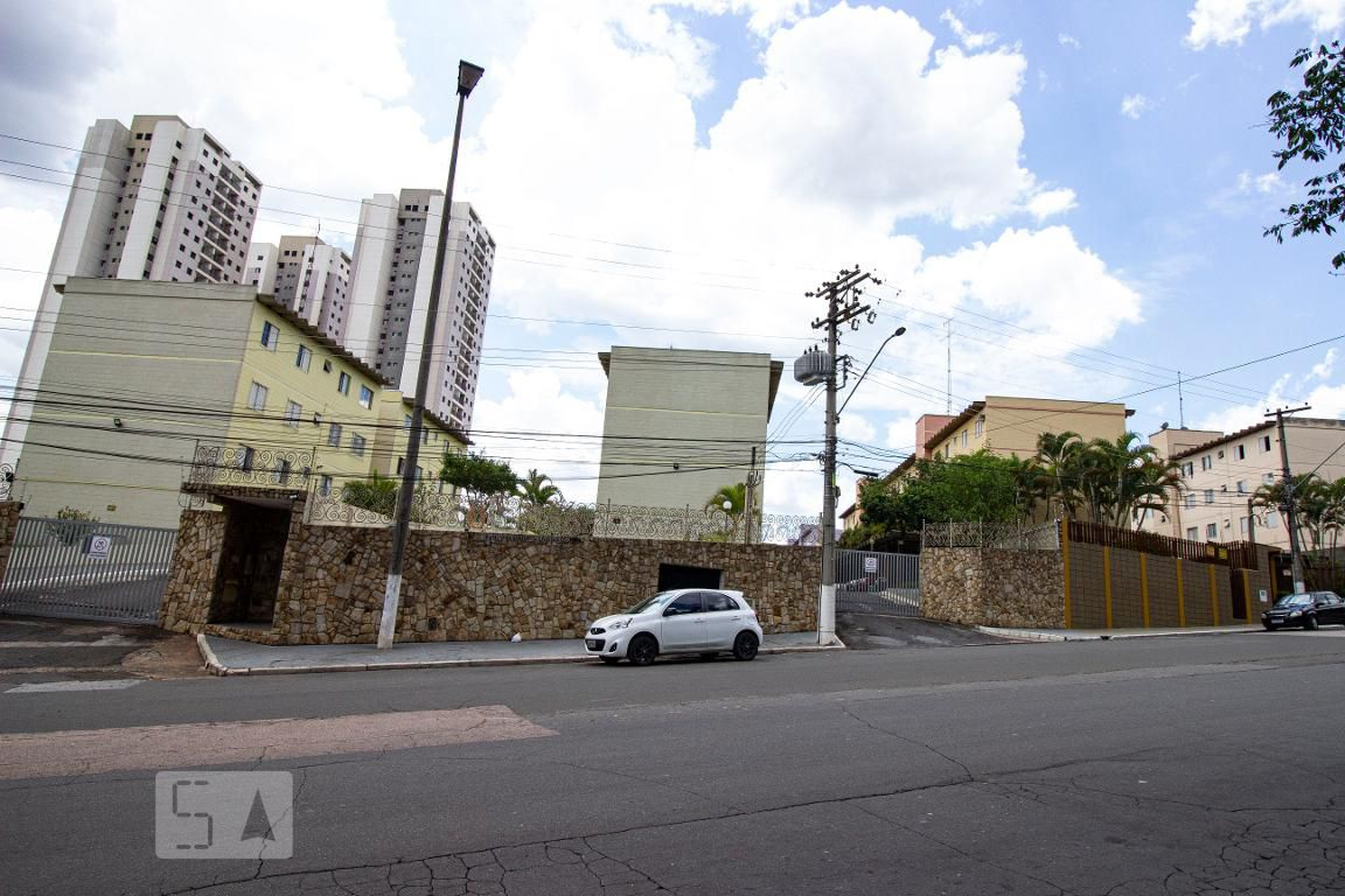 Fachada do Condomínio Condomínio Samambaia