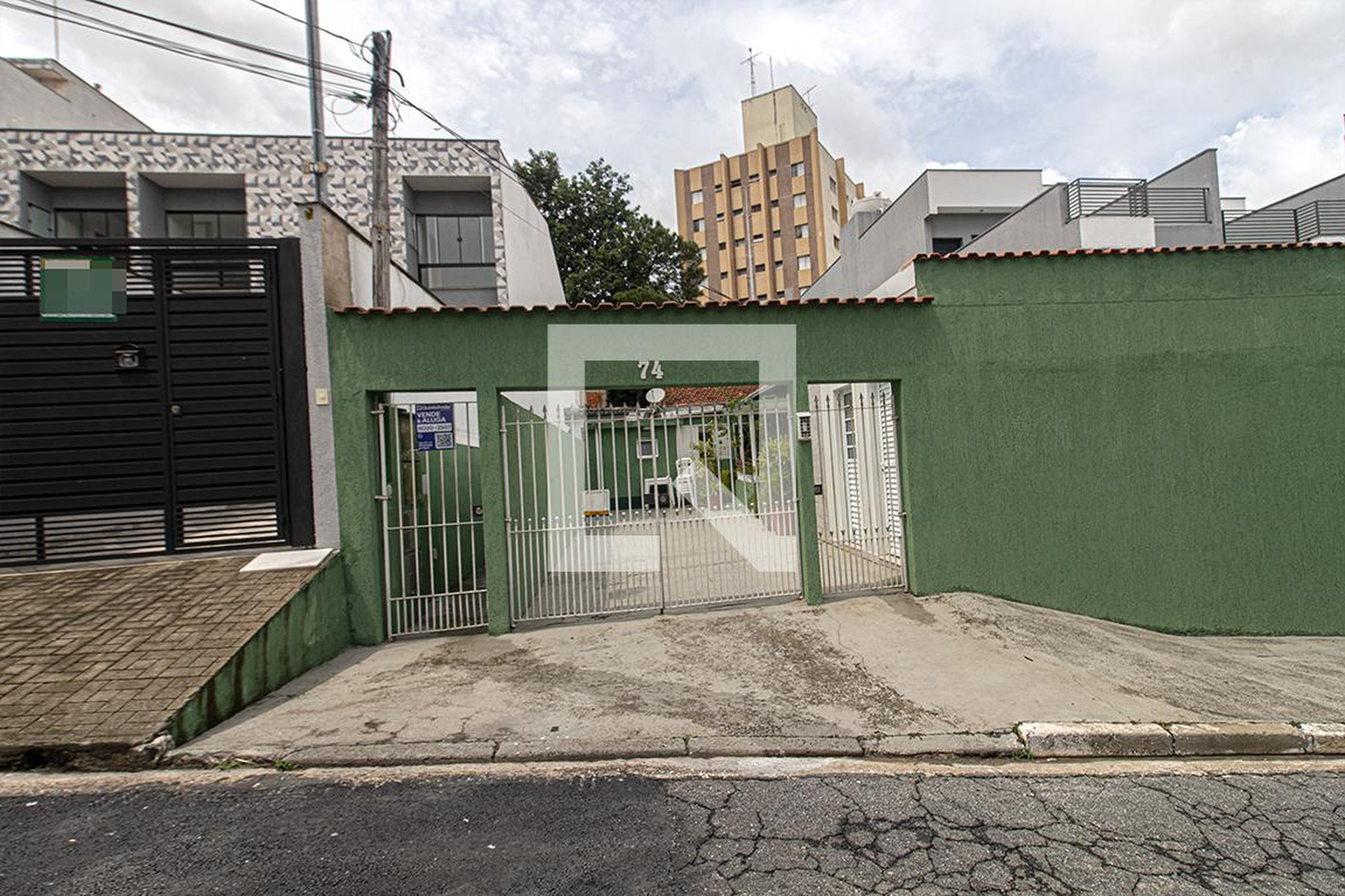 Fachada Condomínio em Rua Ana Tomásia de Jesus, 74