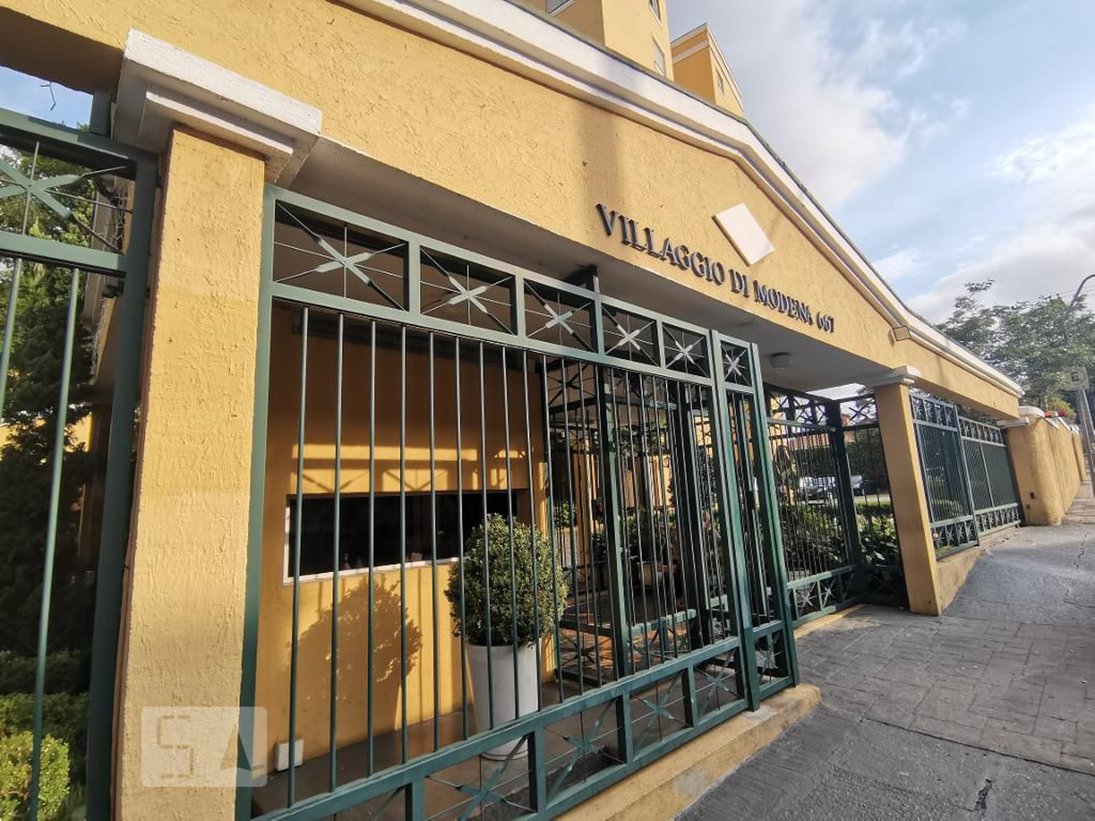 Fachada do Condomínio Condomínio VILLAGIO DE MODENA