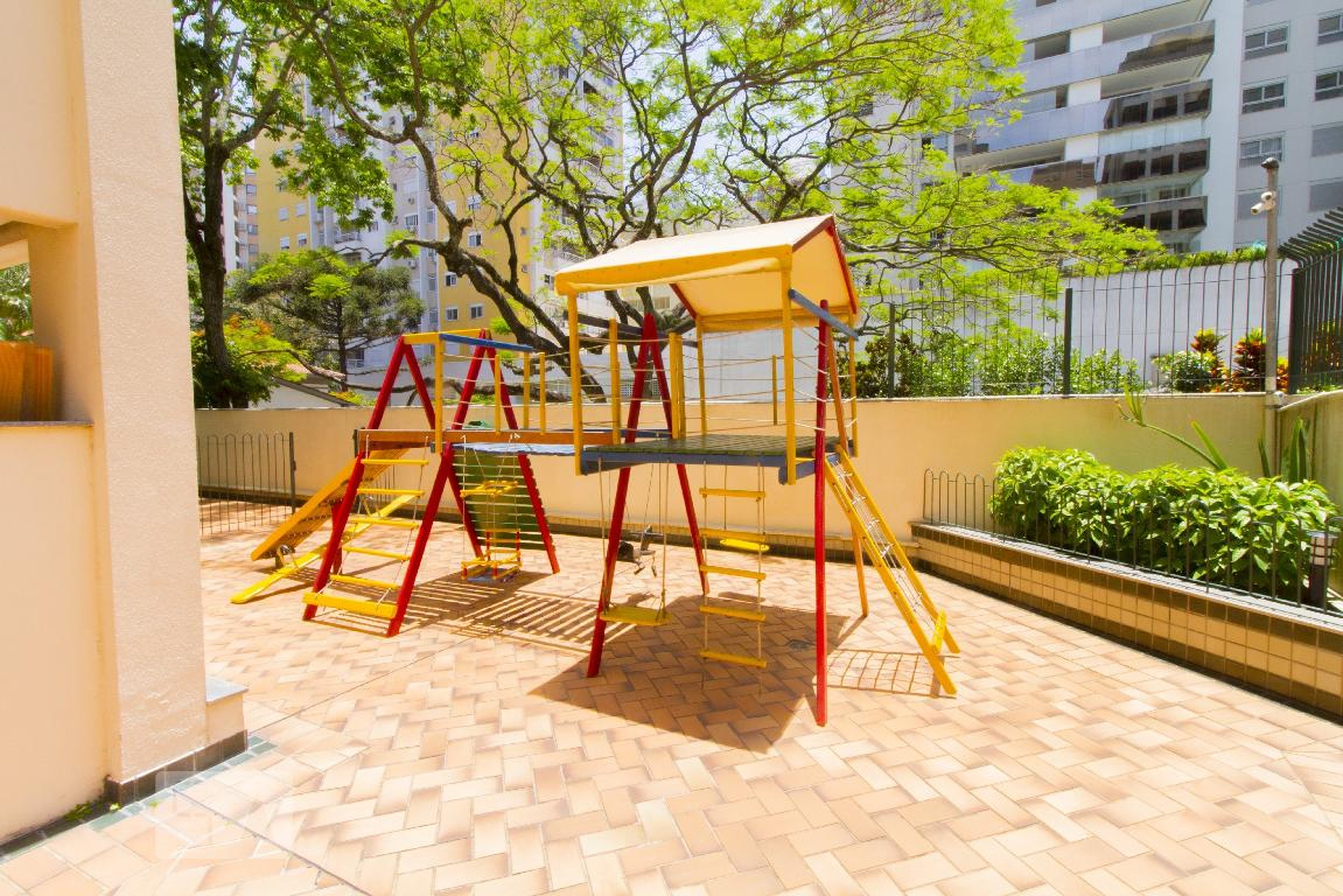 Playground - Boulevard Saint Michel