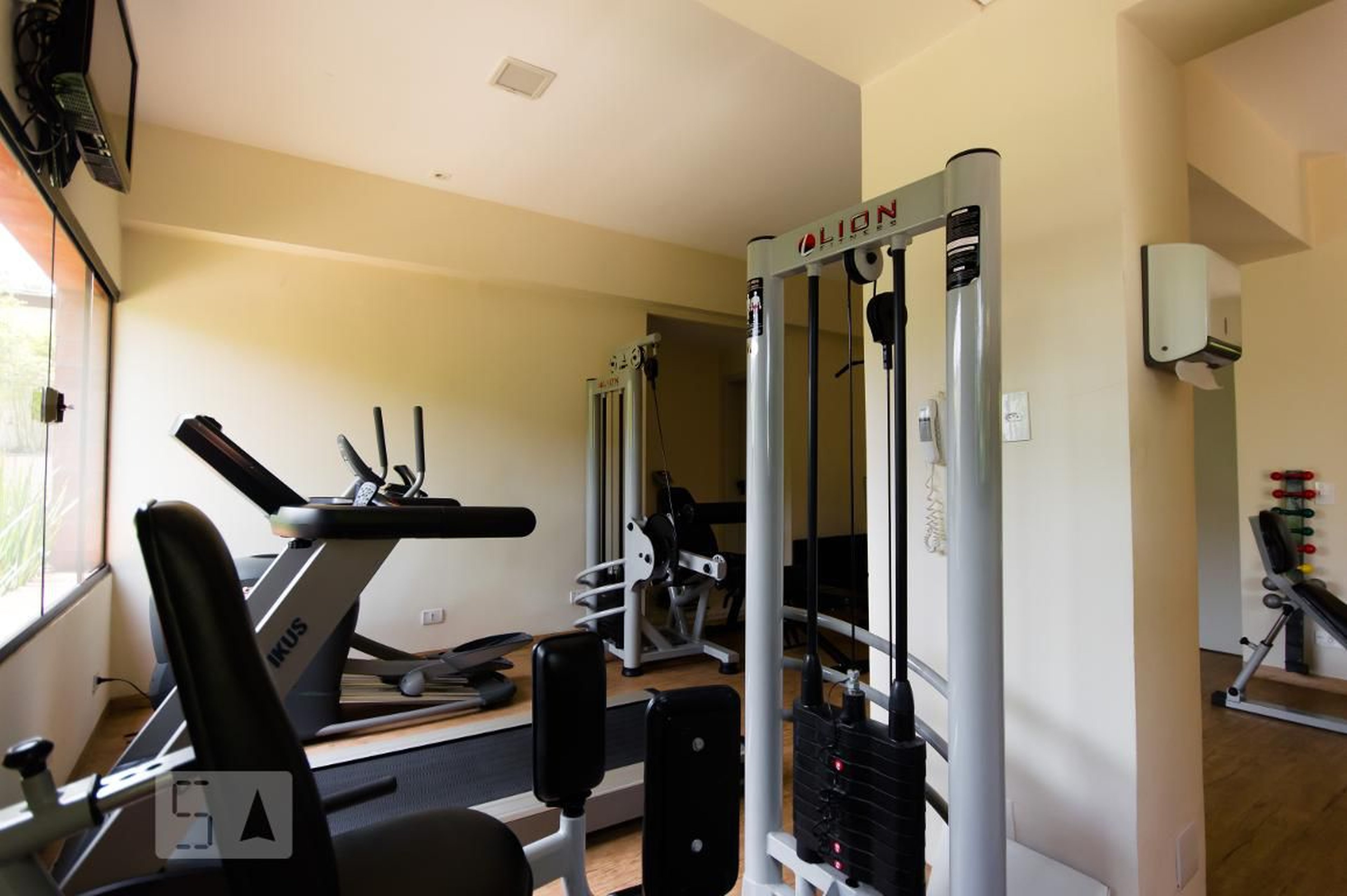 Academia - Mayfair Gardens