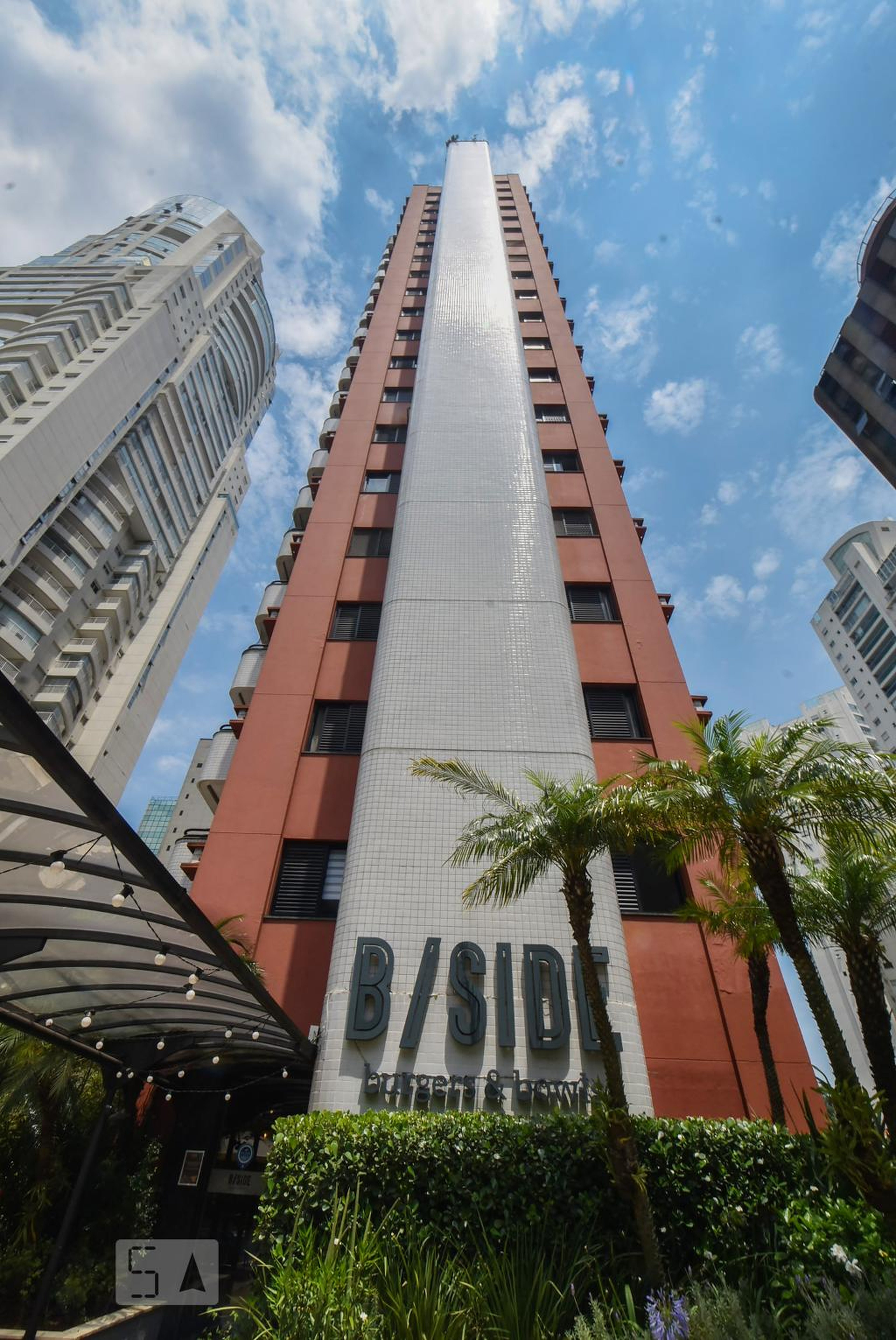 Prédio Condomínio Flat Mercure