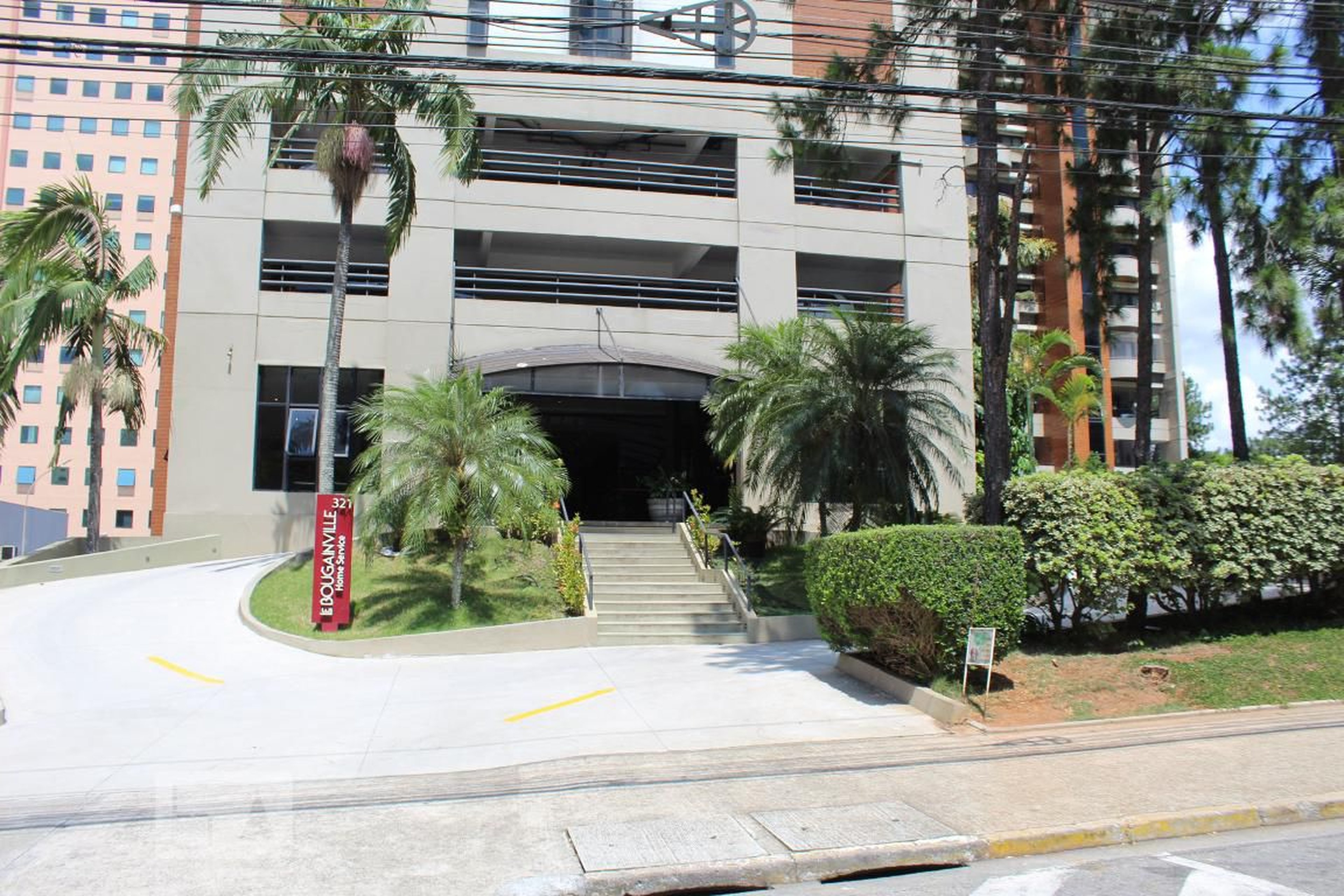 Fachada Condomínio em Alameda Grajaú, 67