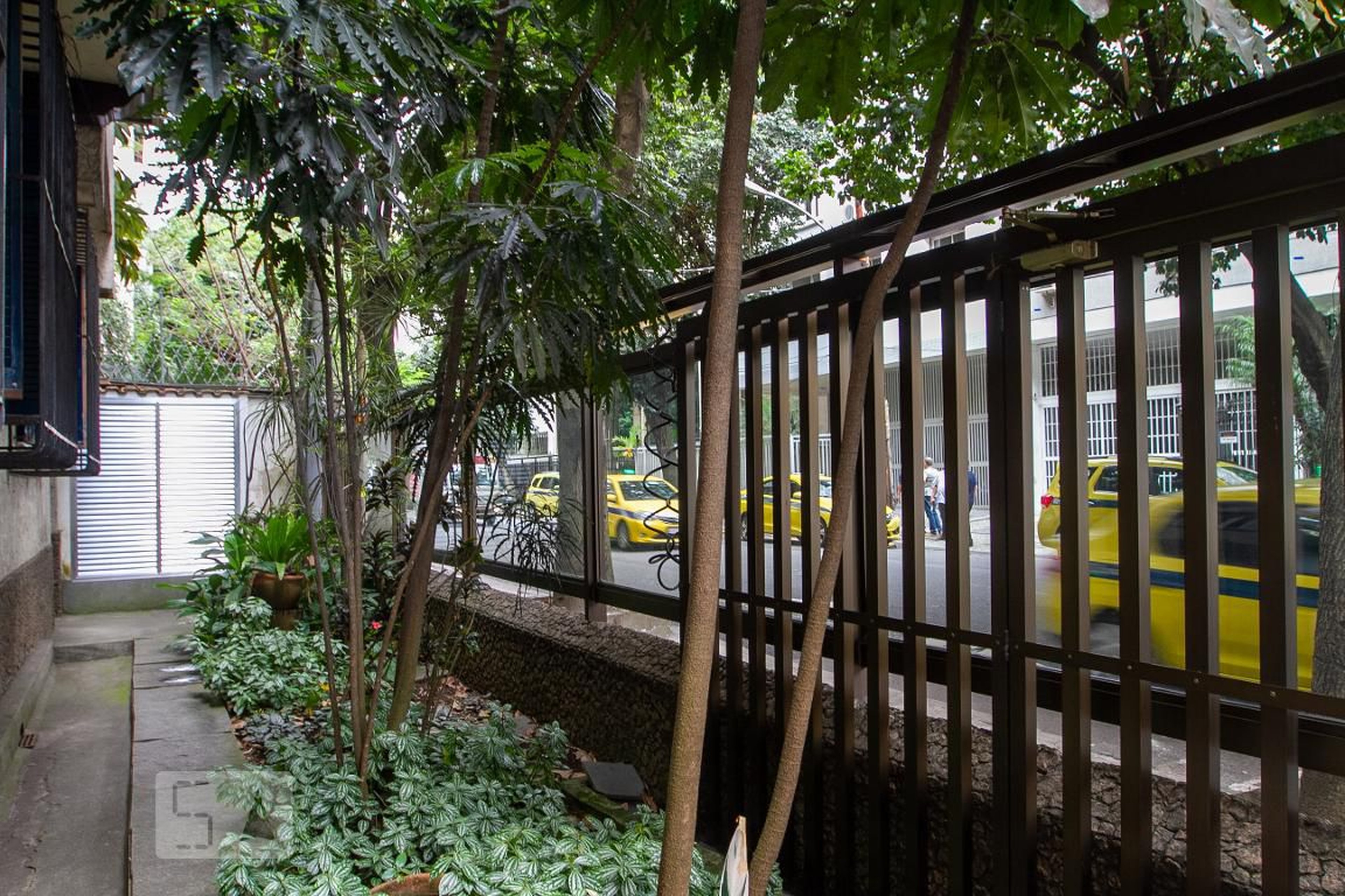 Entrada do Prédio - Edifício Arthur Araripe