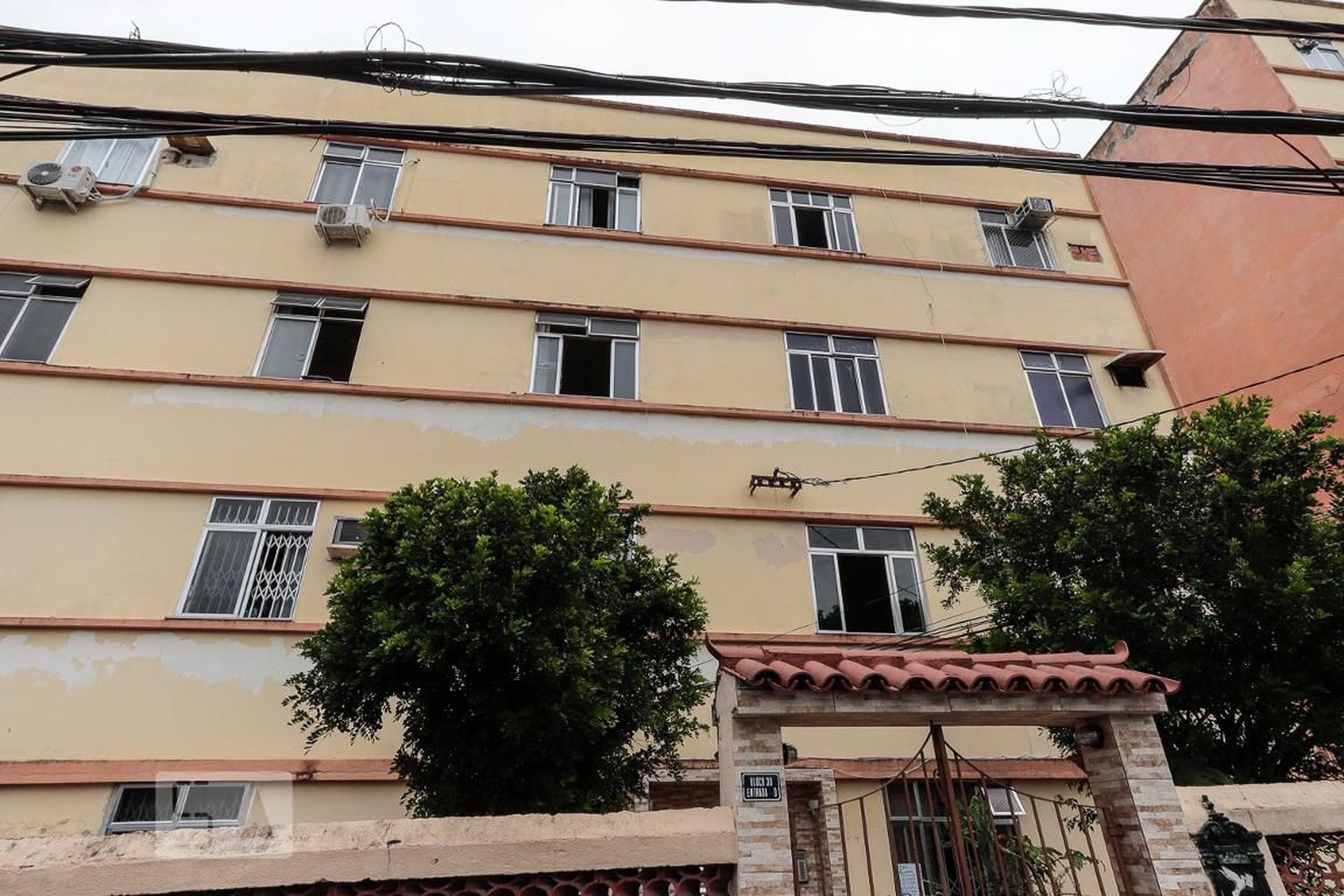 Fachada Condomínio Ferroviario