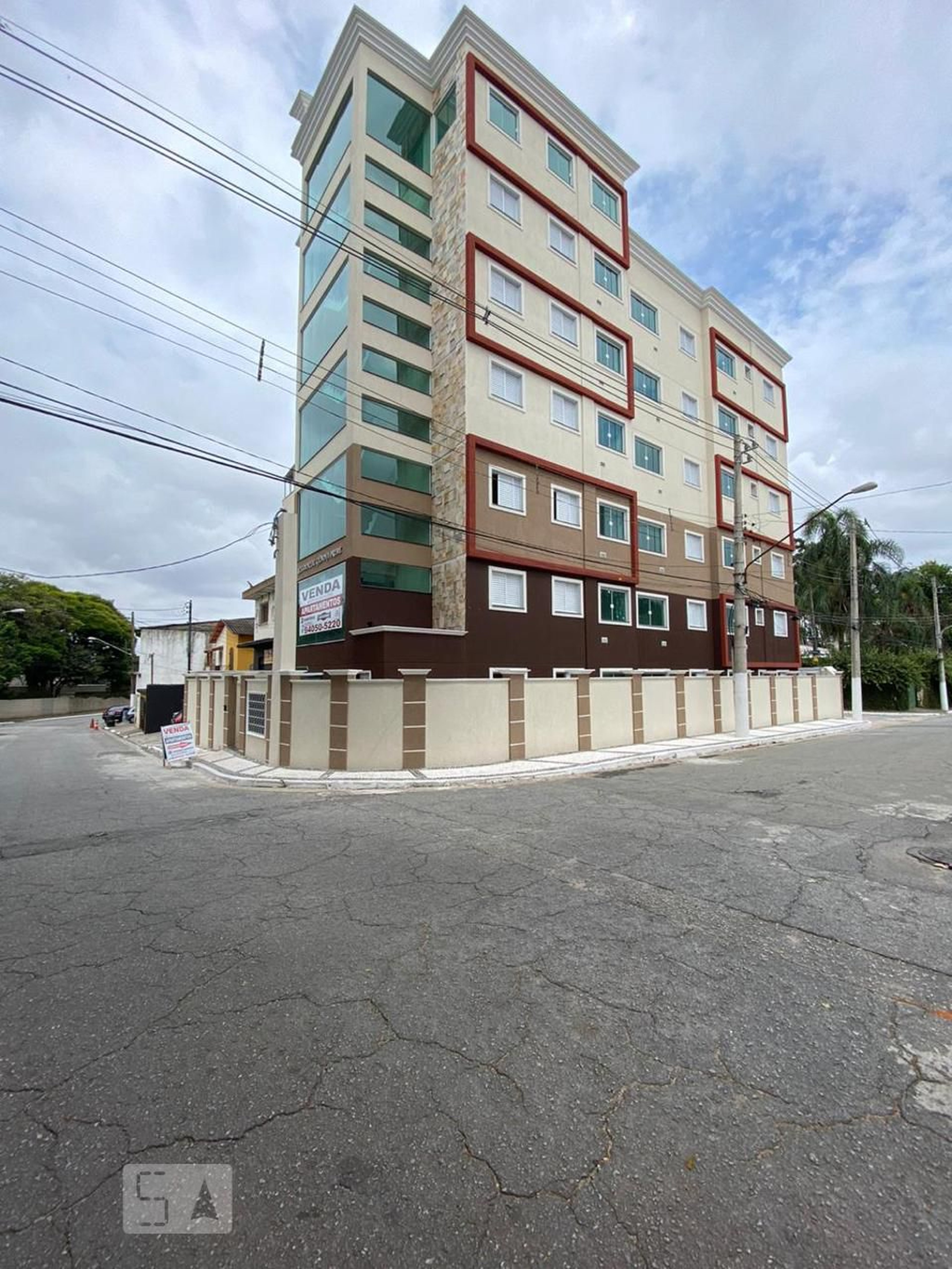 Fachada Condomínio em Rua Cláudio Ptolomeu, 30